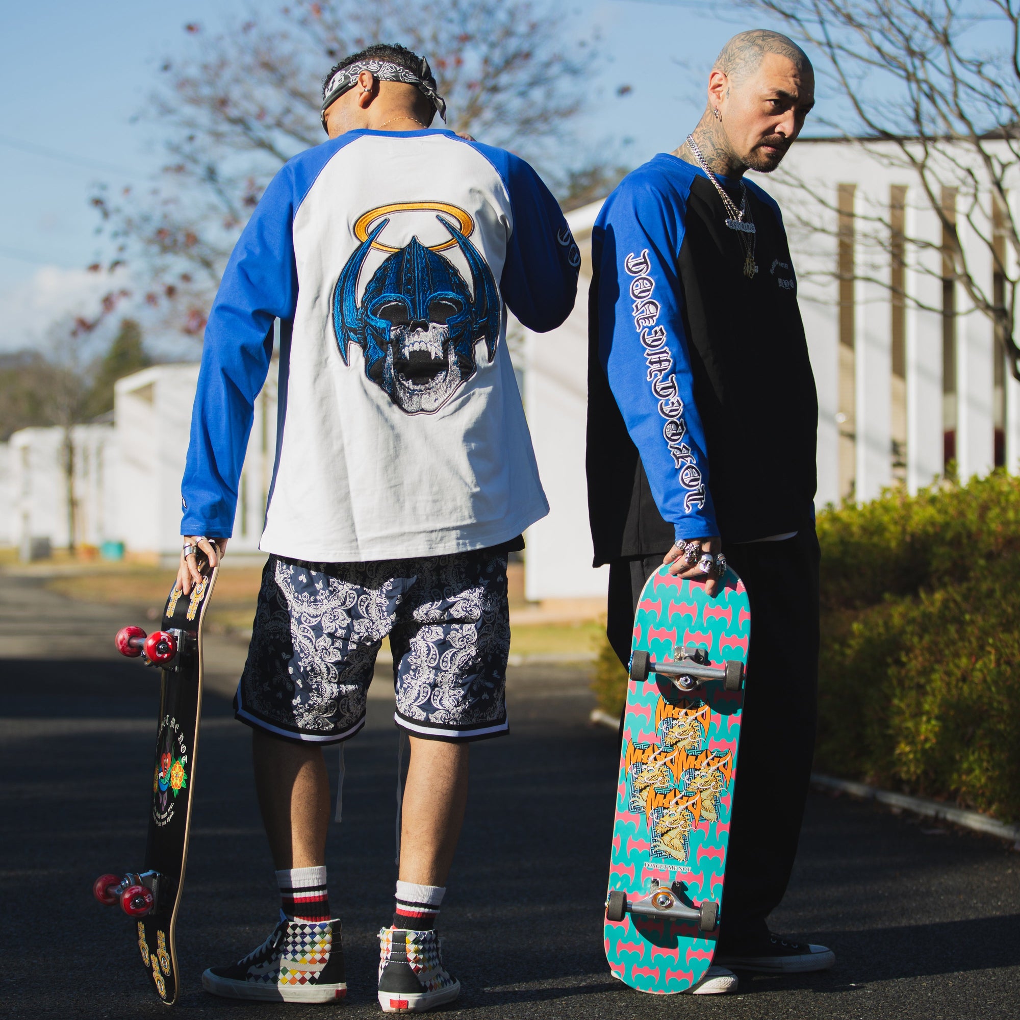 Forget Me Not Skull Embroidery Raglan Long Sleeve Tee - WHITE×BLUE