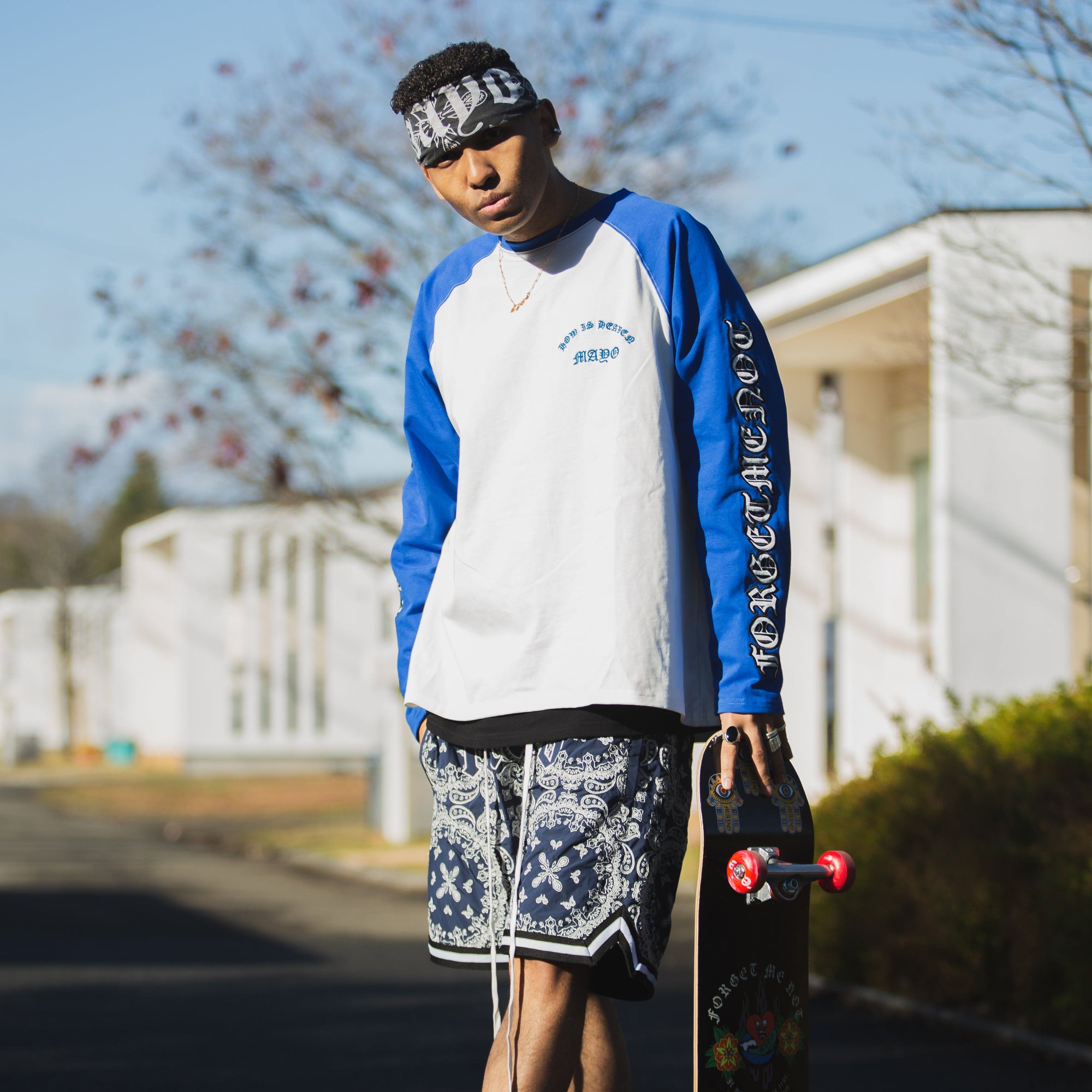 Forget Me Not Skull Embroidery Raglan Long Sleeve Tee - WHITE×BLUE