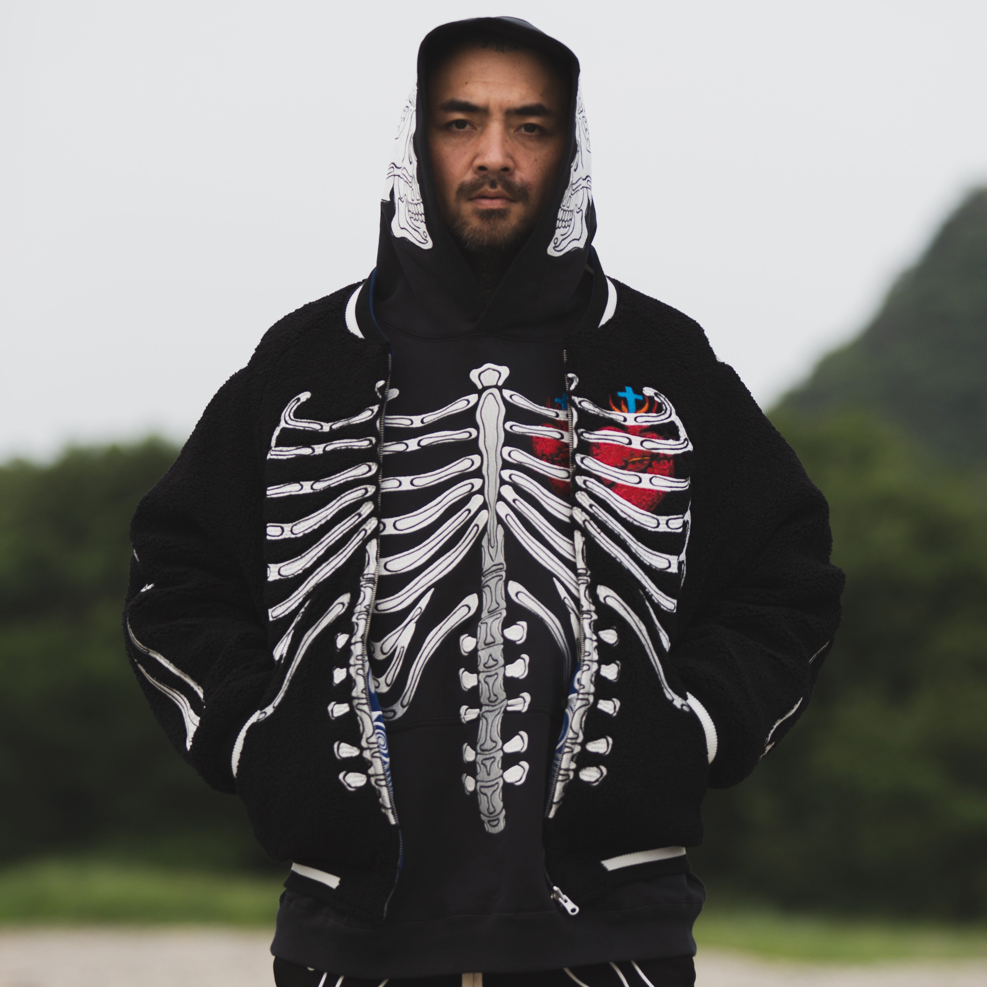 MAYO BONES 刺繍リバーシブルボンバージャケット