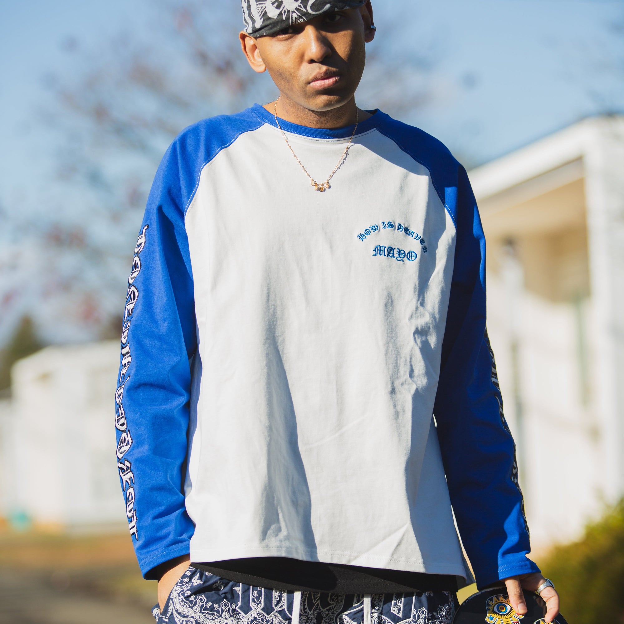 Forget Me Not Skull Embroidery Raglan Long Sleeve Tee - WHITE×BLUE