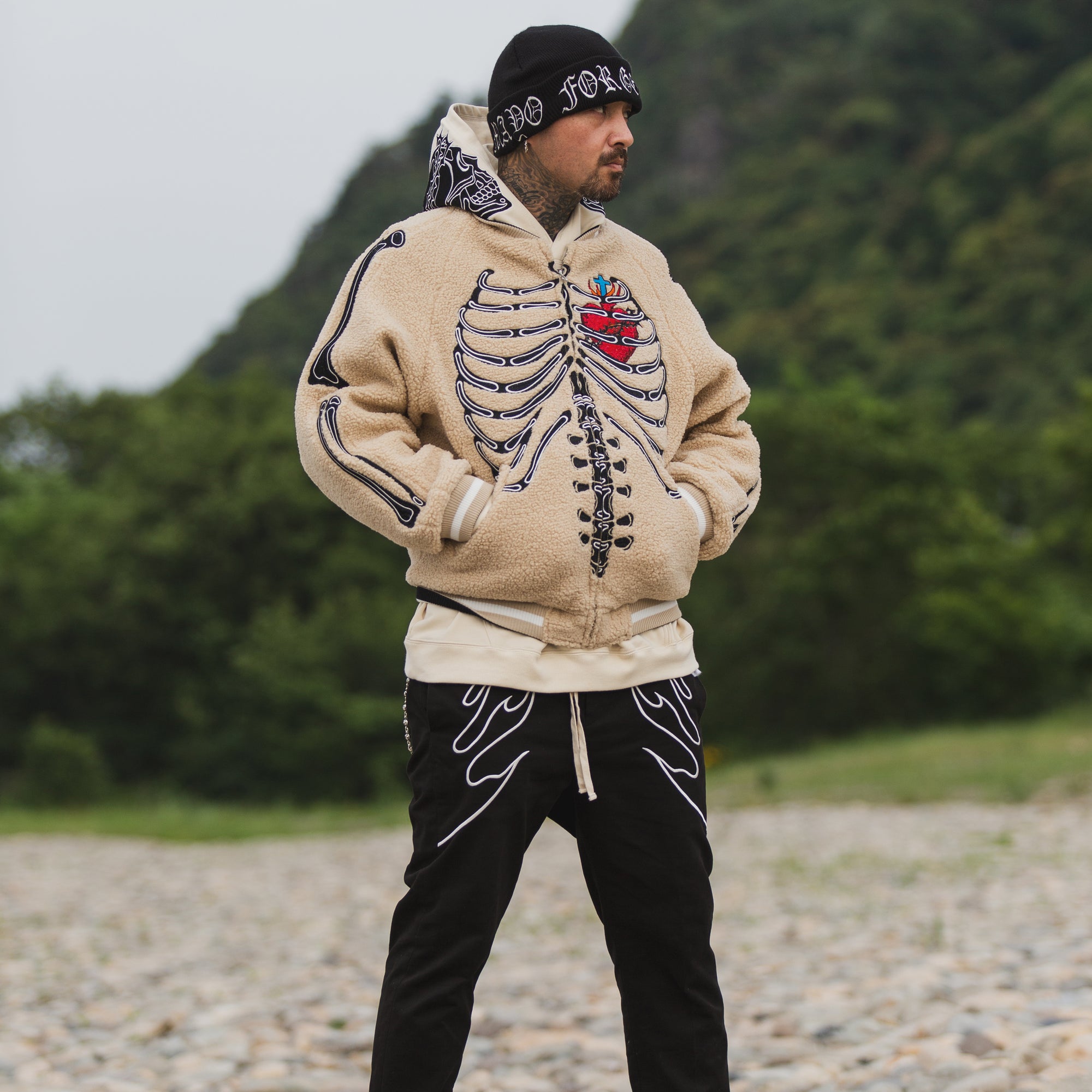 MAYO BONES Embroidery Reversible Bomber Jacket - BEIGE × BLACK