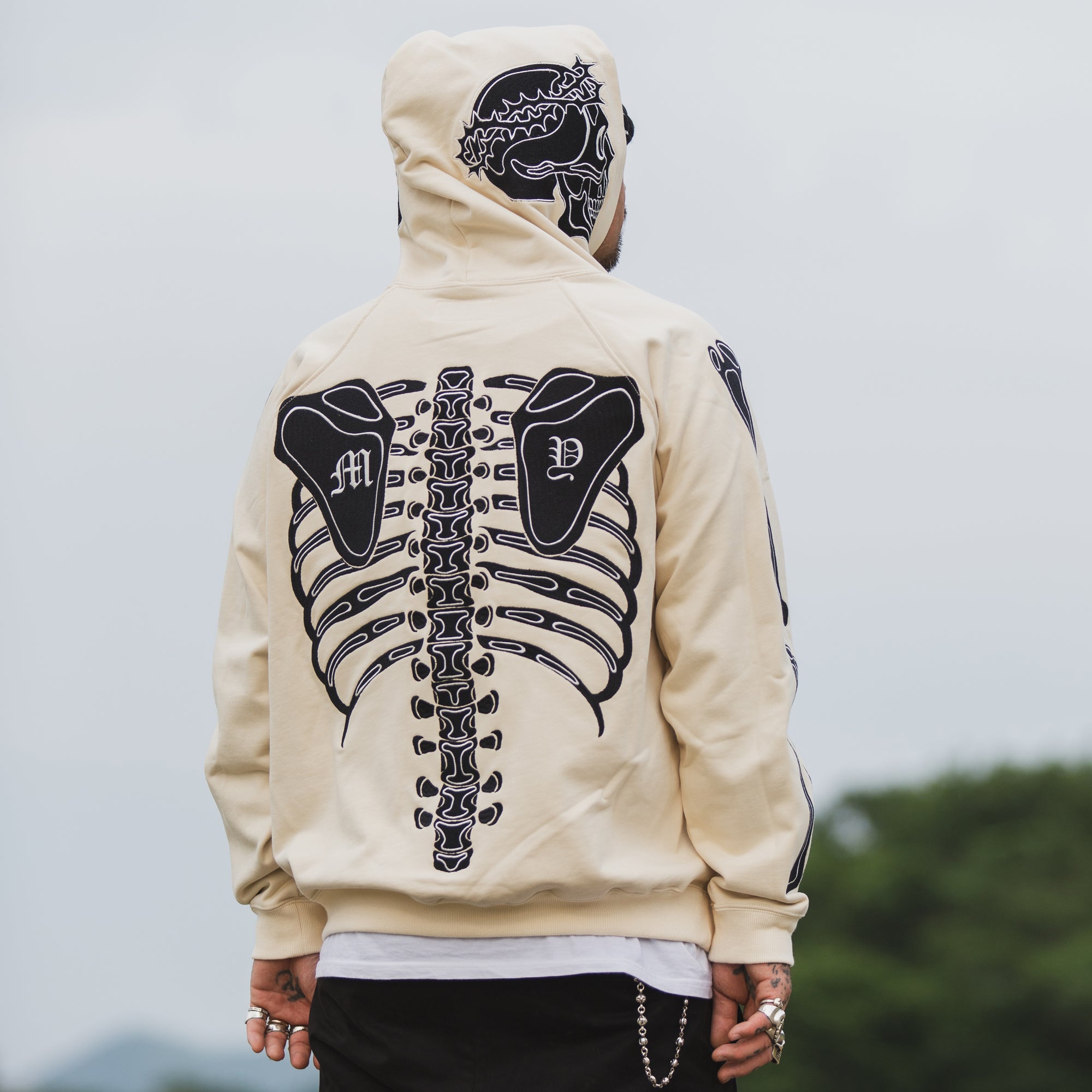 MAYO BONES Embroidery Hoodie - OFF WHITE