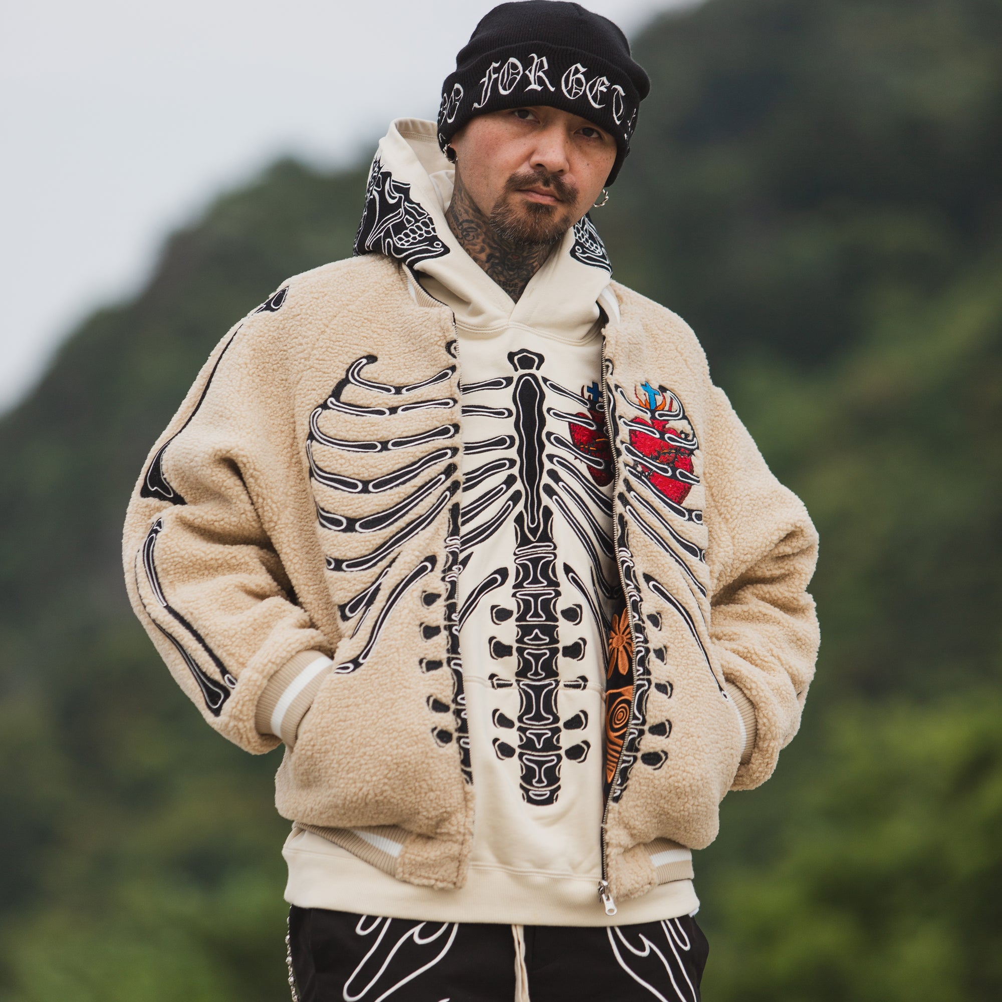 MAYO BONES Embroidery Reversible Bomber Jacket - BEIGE × BLACK