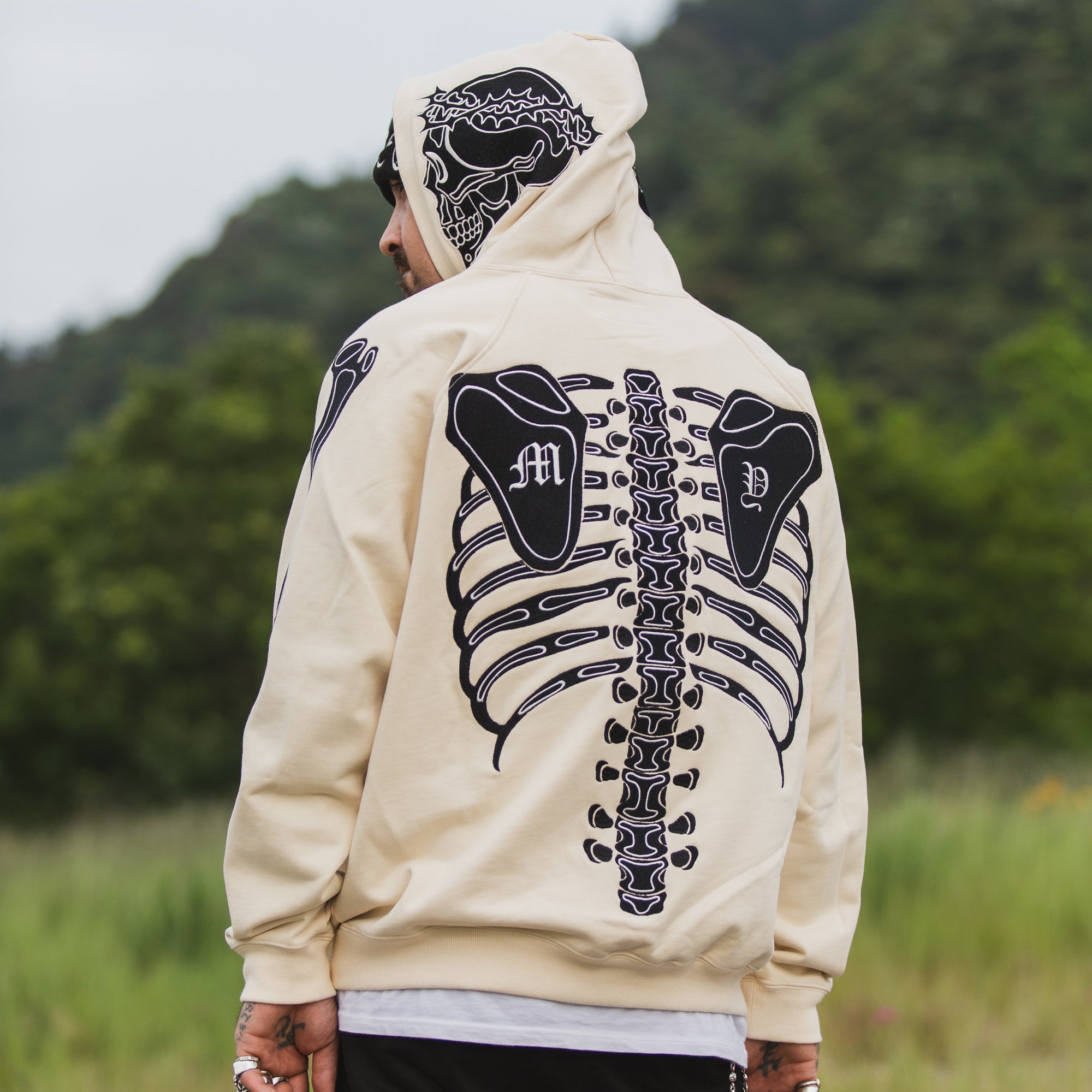 MAYO BONES Embroidery Hoodie - OFF WHITE