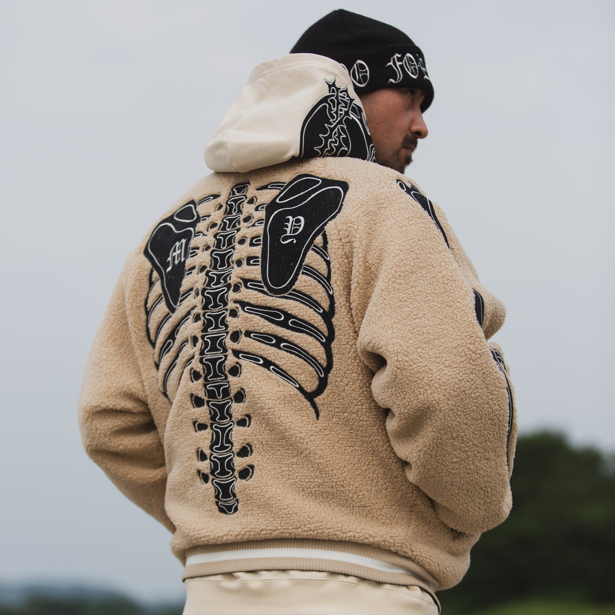 MAYO BONES Embroidery Reversible Bomber Jacket - BEIGE × BLACK