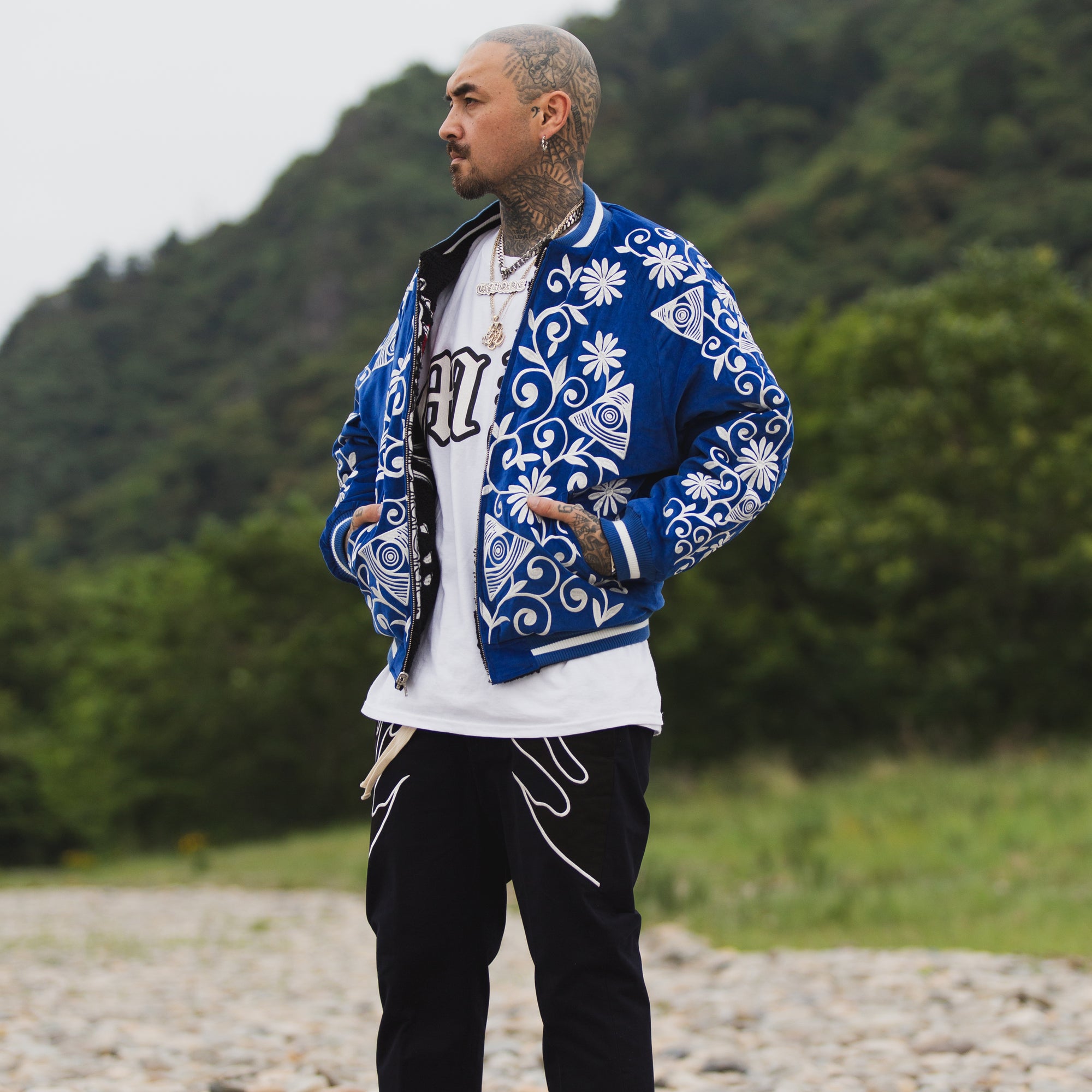 MAYO BONES Embroidery Reversible Bomber Jacket - BLACK × BLUE