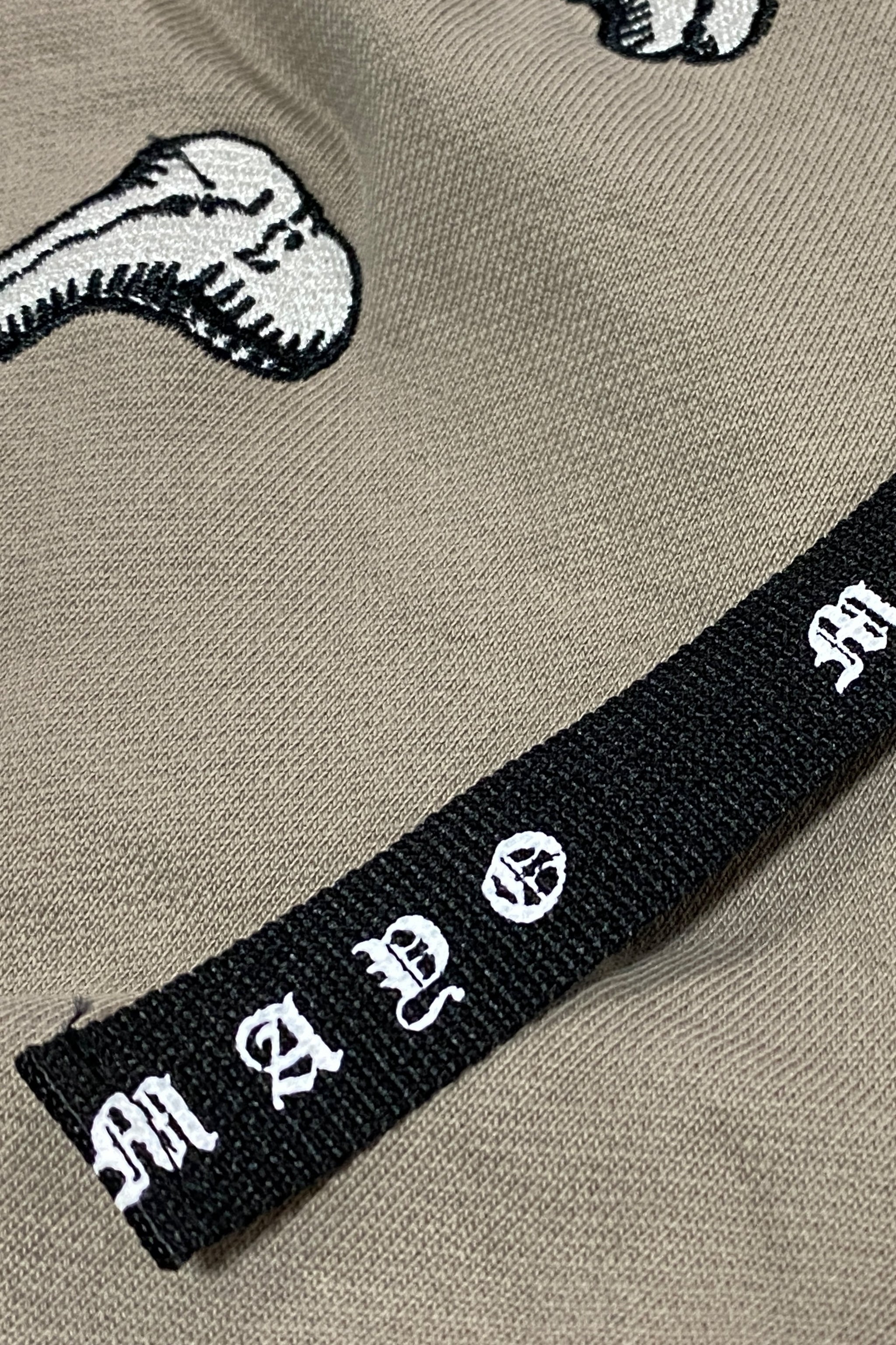 MAYO】MAYO CROSS BONES Embroidery Sweat Shorts - BEIGE