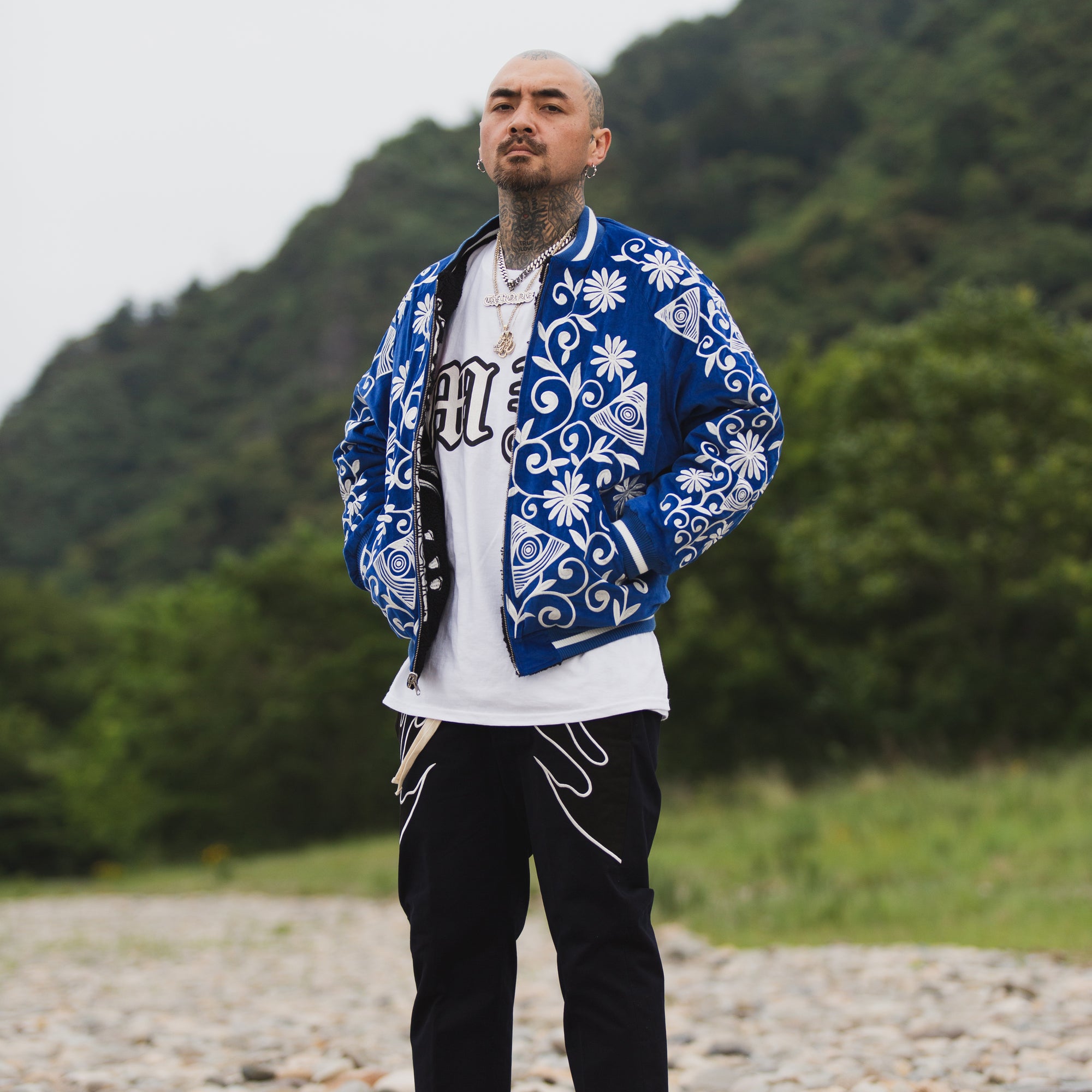 MAYO BONES Embroidery Reversible Bomber Jacket - BLACK × BLUE