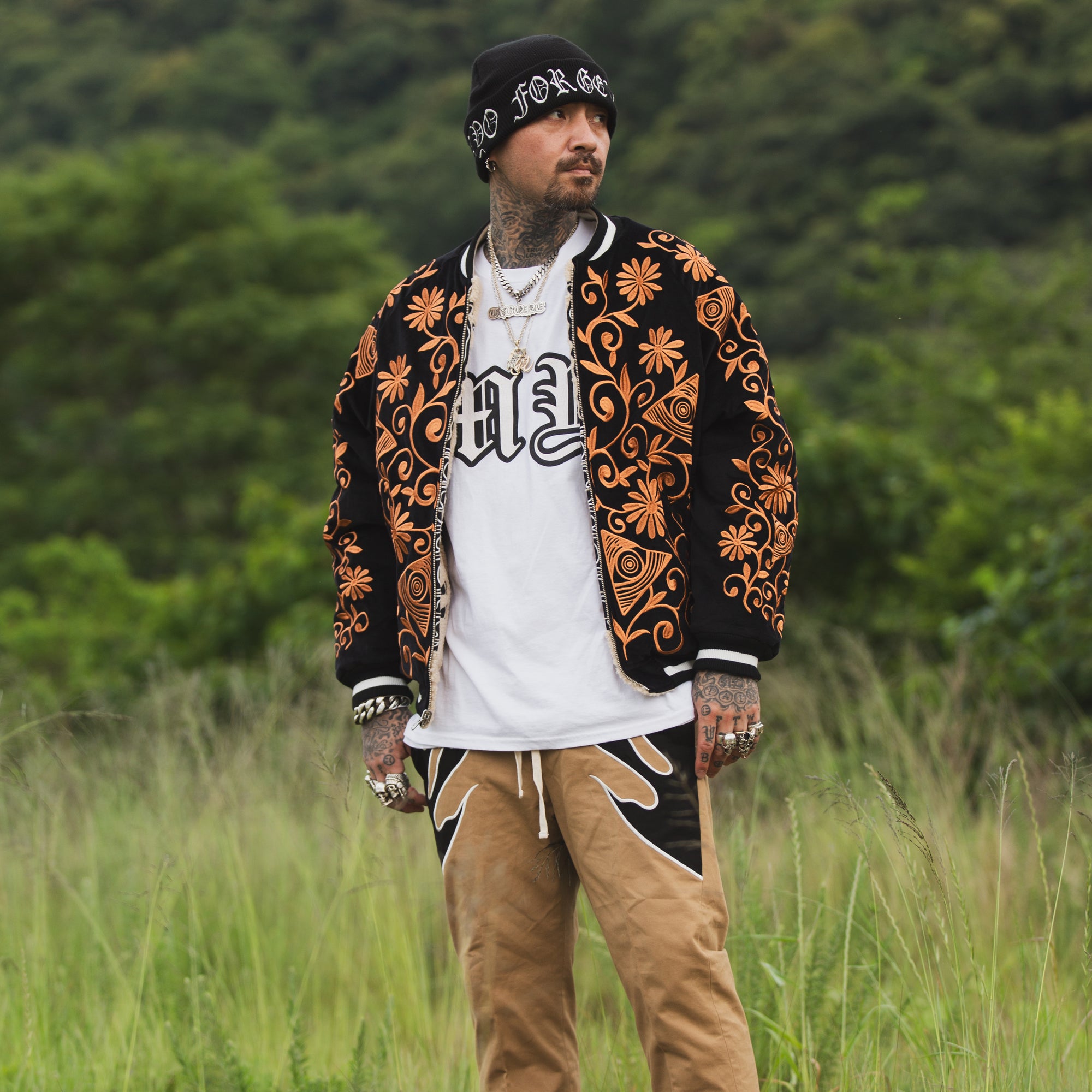 MAYO BONES Embroidery Reversible Bomber Jacket - BEIGE × BLACK