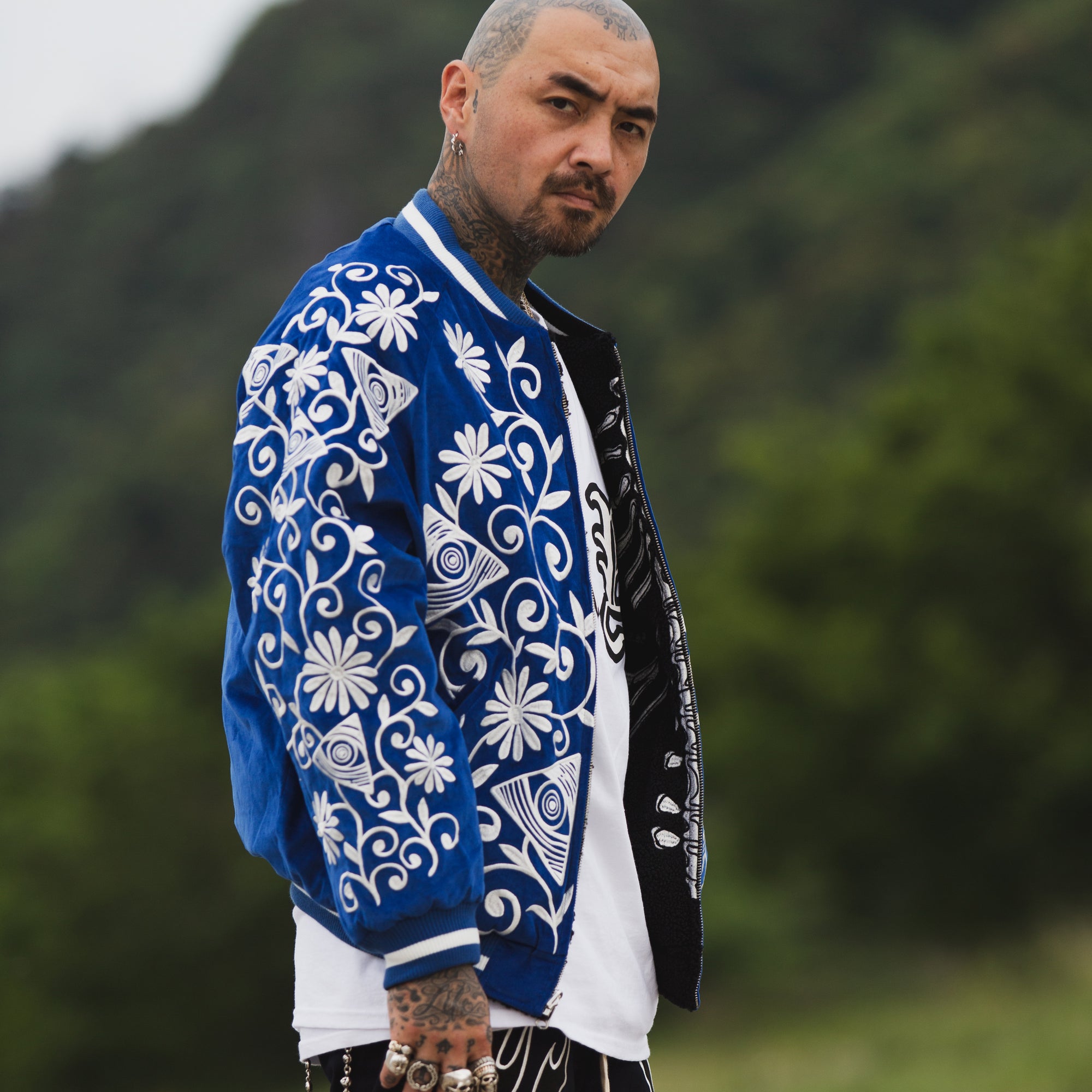 MAYO BONES Embroidery Reversible Bomber Jacket - BLACK × BLUE