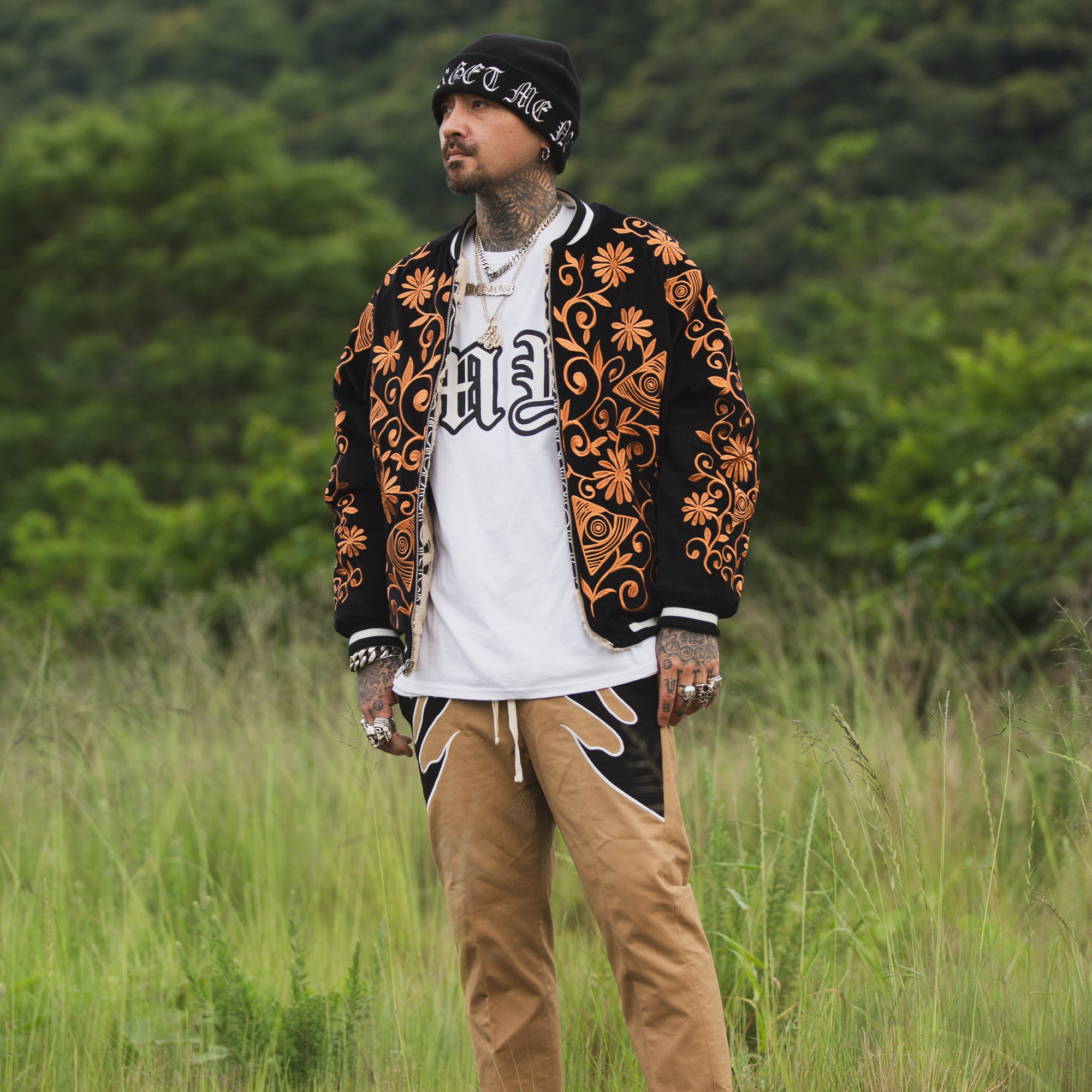 MAYO BONES Embroidery Reversible Bomber Jacket - BEIGE × BLACK