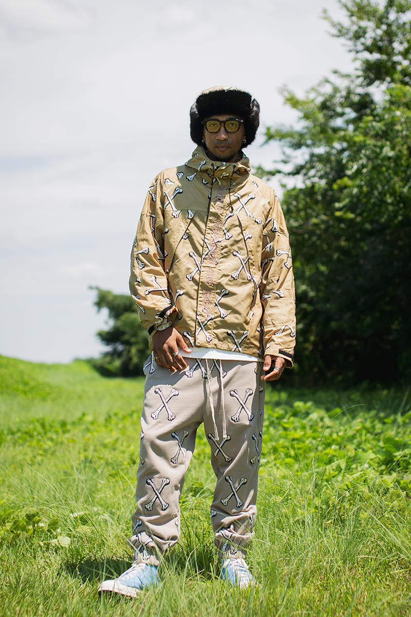 MAYO CROSS BONES EMBROIDERY NYLON MOUNTAIN PARKA - GOLD