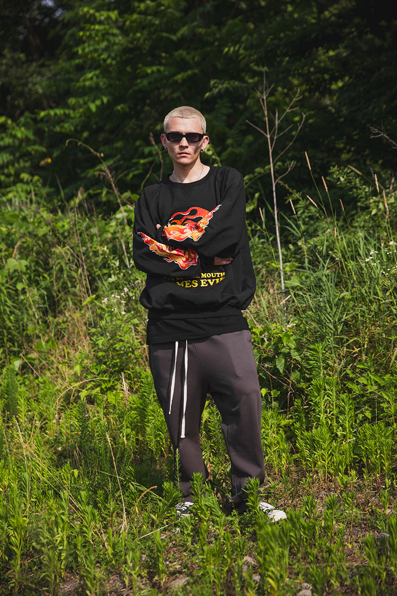 FLAME LIP EMBROIDERY CREW NECK SWEAT