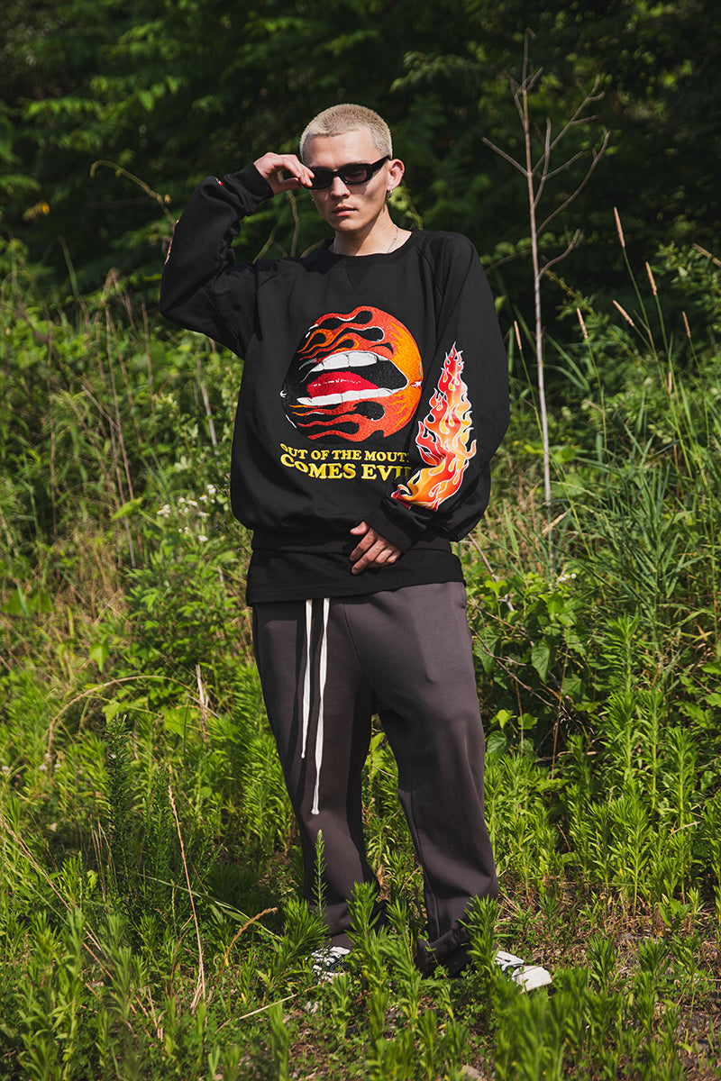 FLAME LIP EMBROIDERY CREW NECK SWEAT