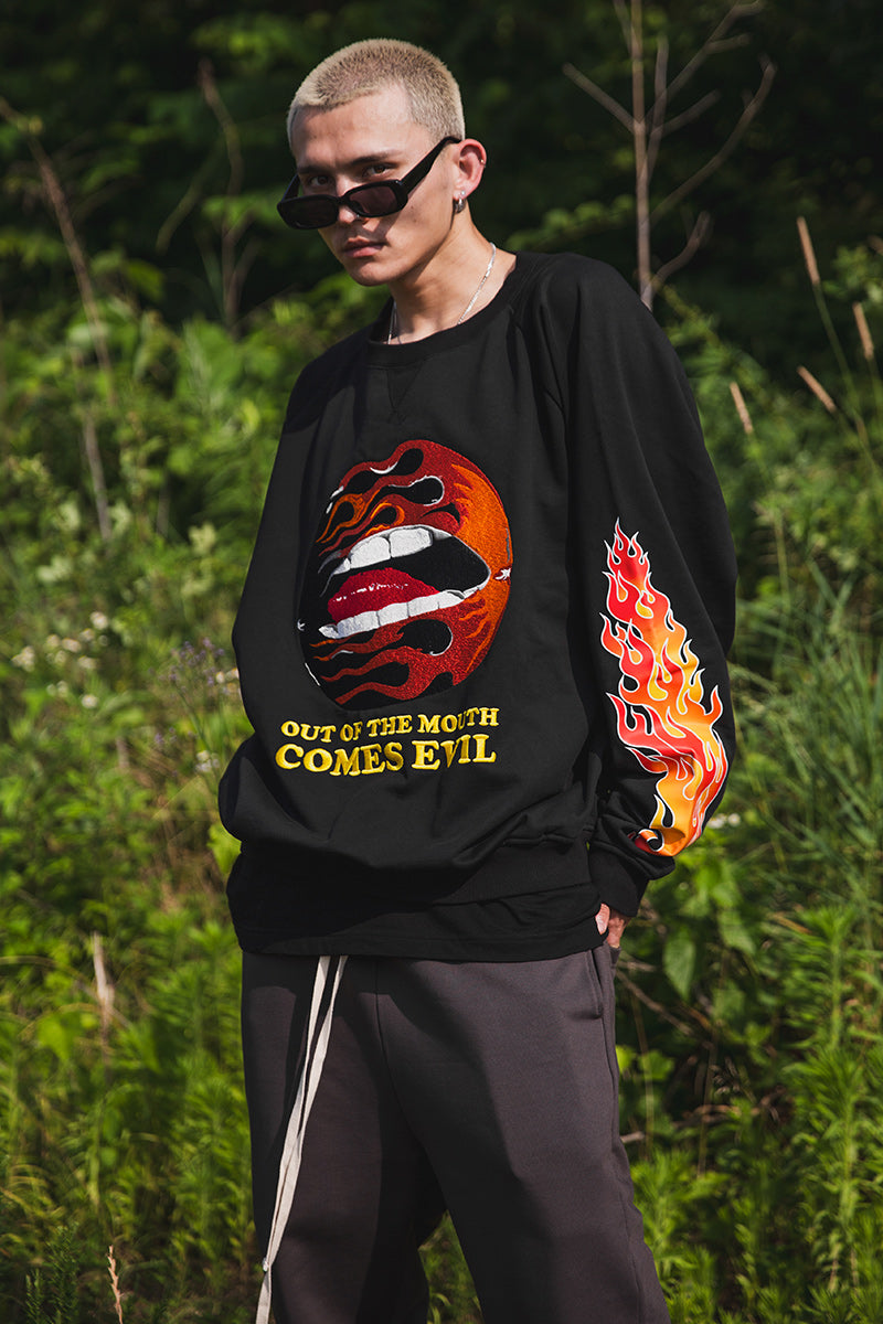 FLAME LIP EMBROIDERY CREW NECK SWEAT