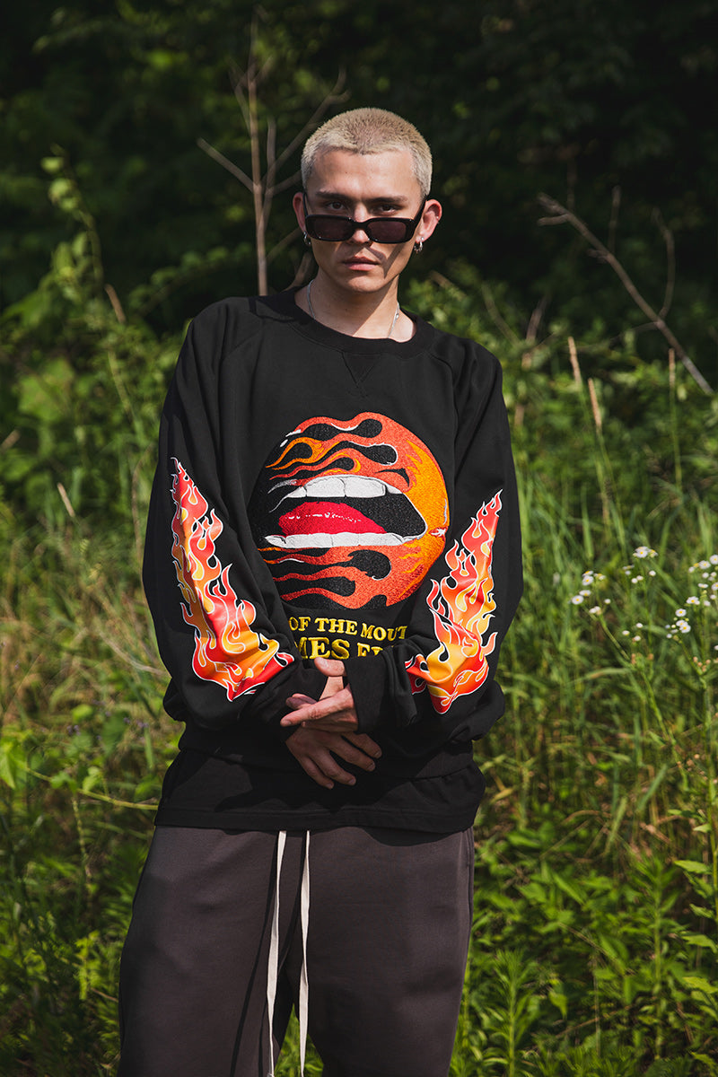 FLAME LIP EMBROIDERY CREW NECK SWEAT