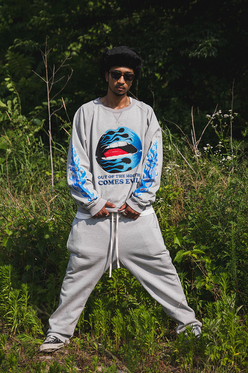 FLAME LIP EMBROIDERY CREW NECK SWEAT