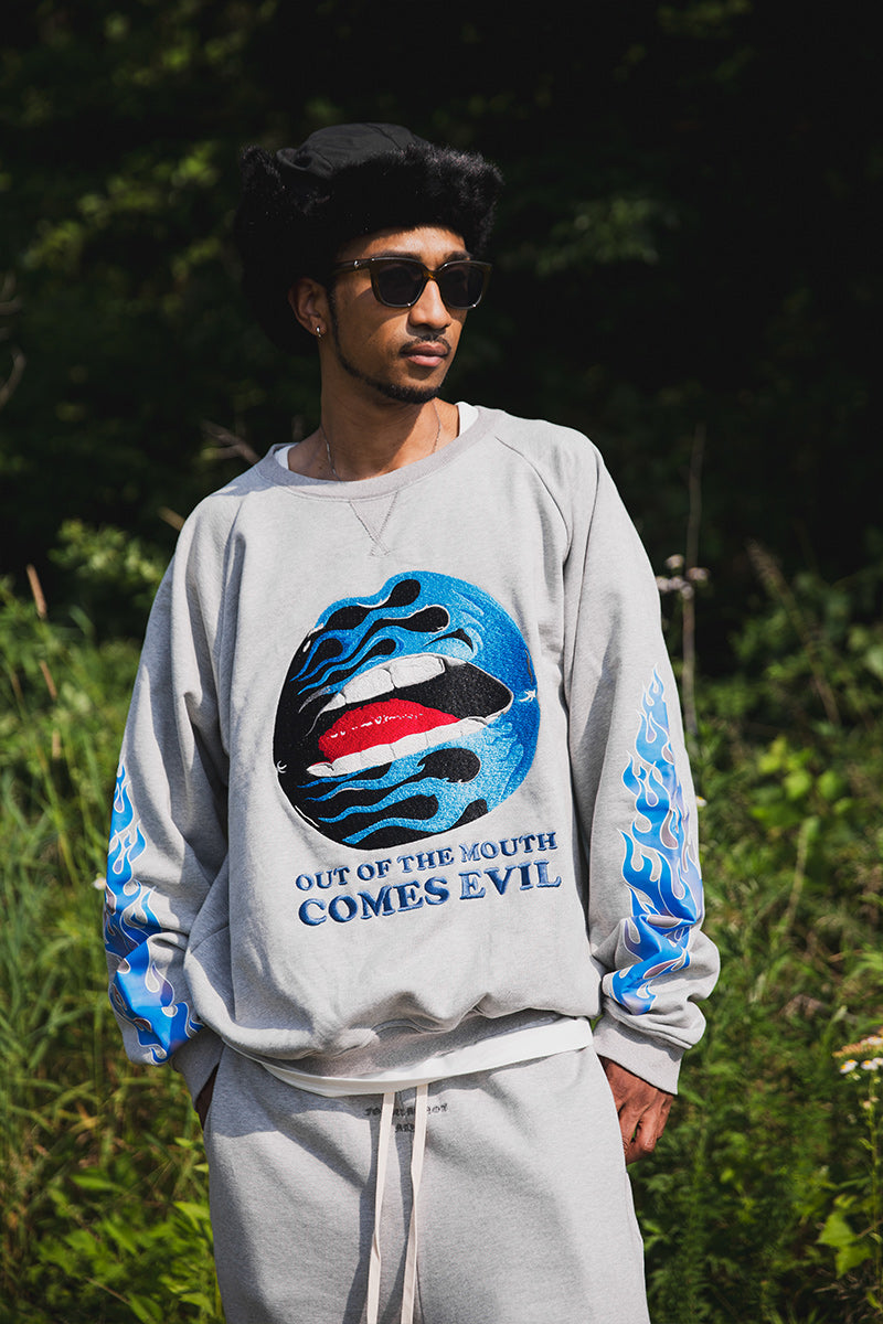 FLAME LIP EMBROIDERY CREW NECK SWEAT