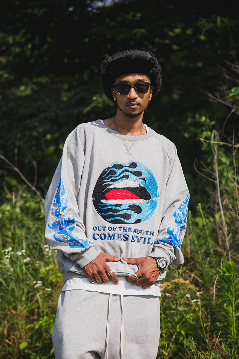 FLAME LIP EMBROIDERY CREW NECK SWEAT