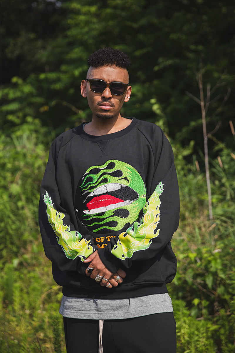 FLAME LIP EMBROIDERY CREW NECK SWEAT