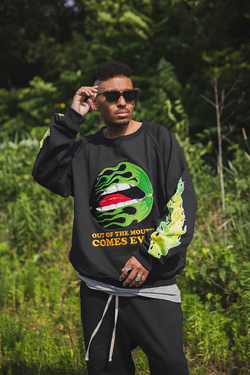 FLAME LIP EMBROIDERY CREW NECK SWEAT