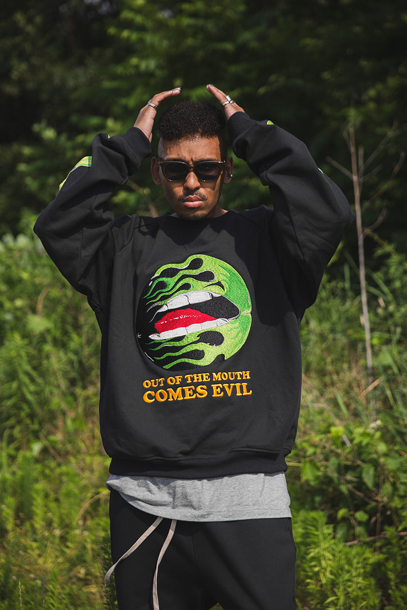 FLAME LIP EMBROIDERY CREW NECK SWEAT