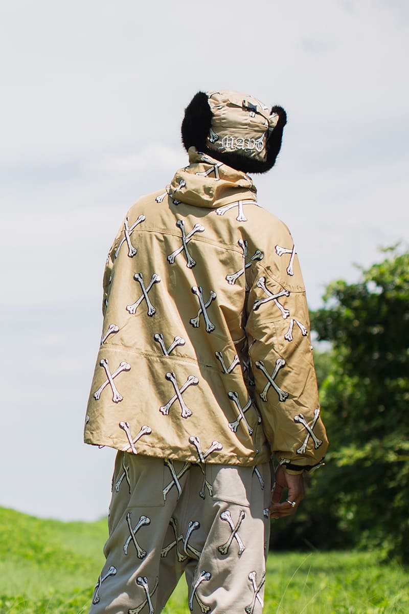 MAYO CROSS BONES EMBROIDERY NYLON MOUNTAIN PARKA - GOLD