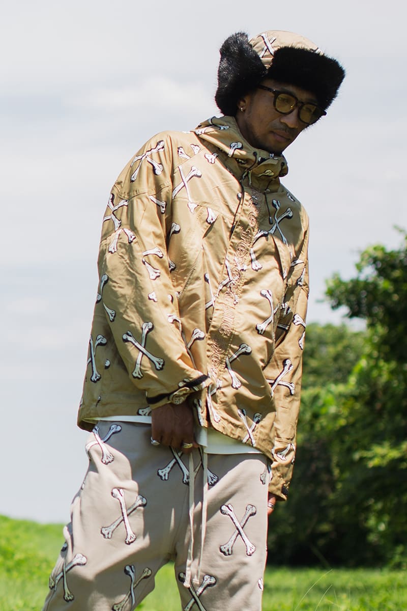 MAYO CROSS BONES EMBROIDERY NYLON MOUNTAIN PARKA - GOLD