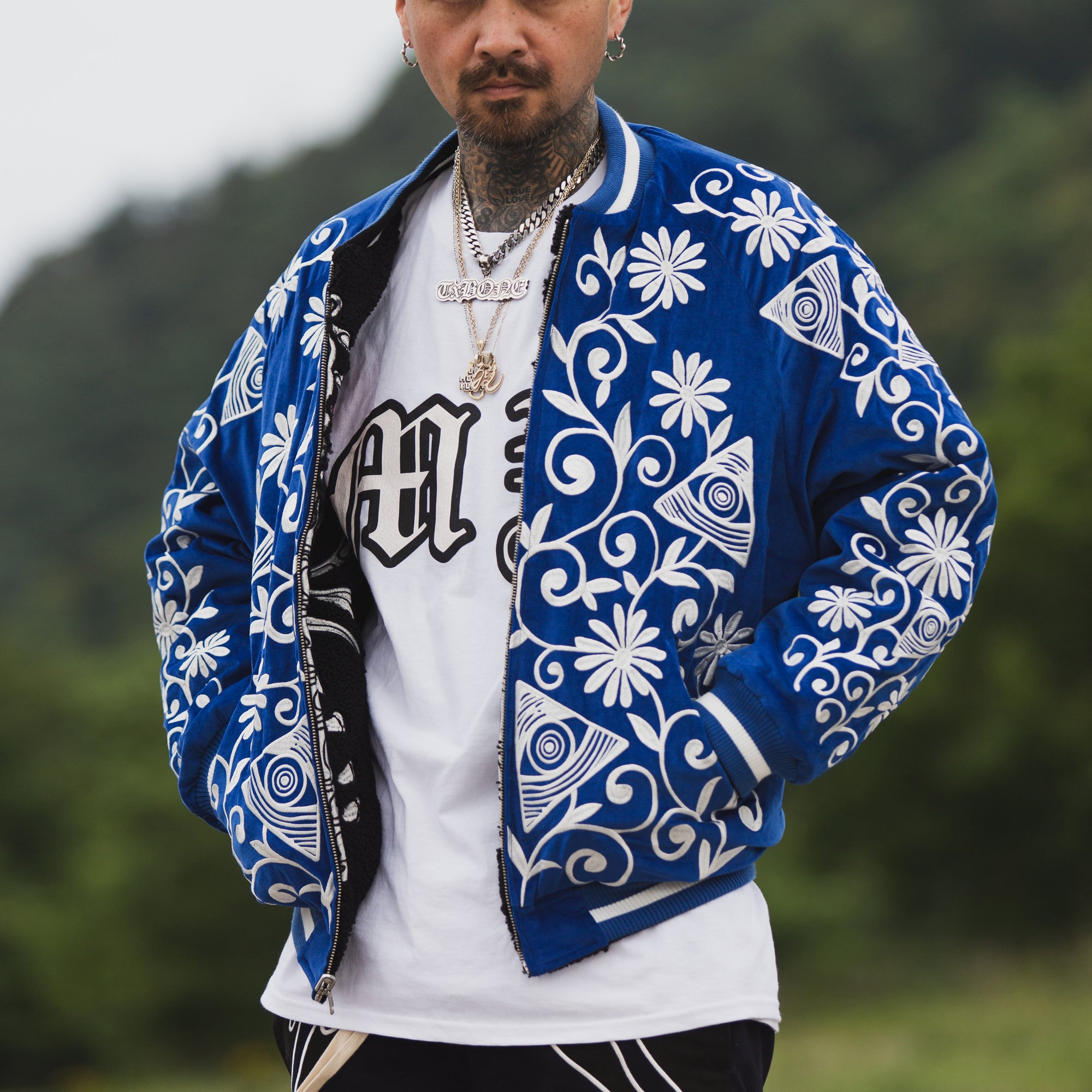 MAYO BONES Embroidery Reversible Bomber Jacket - BLACK × BLUE