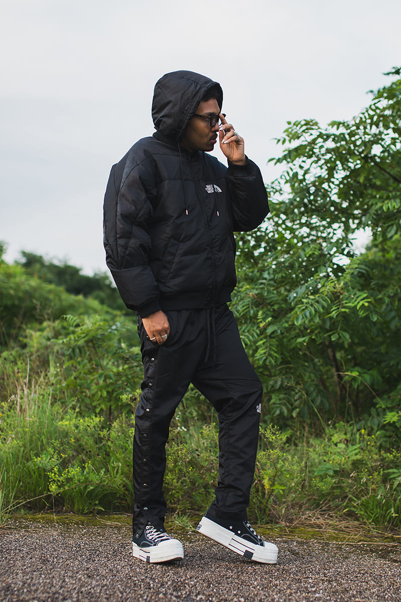 FIRE EMBROIDERY NYLON DOWN JKT - BLACK