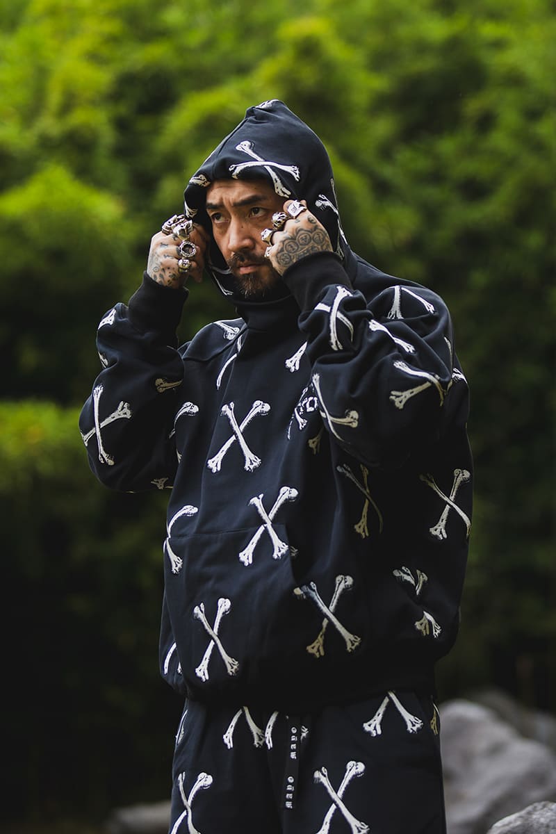 MAYO CROSS BONES Embroidery Hoodie - BLACK