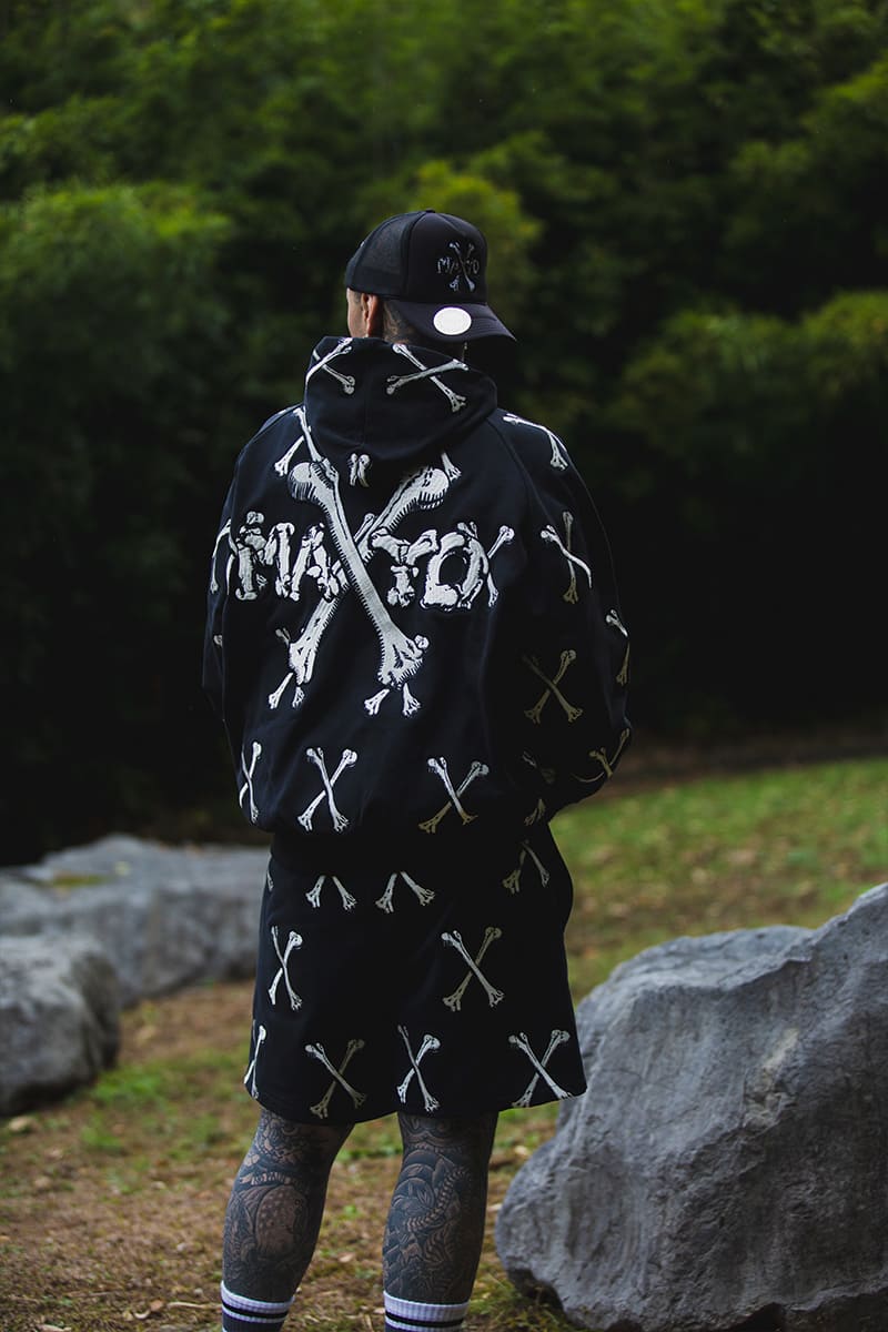 MAYO CROSS BONES Embroidery Hoodie - BLACK