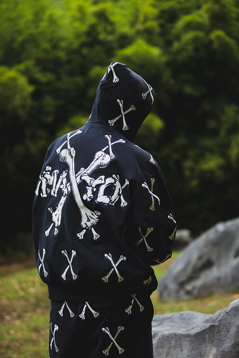 MAYO CROSS BONES Embroidery Hoodie - BLACK