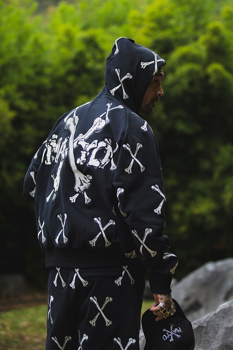 MAYO CROSS BONES Embroidery Hoodie - BLACK