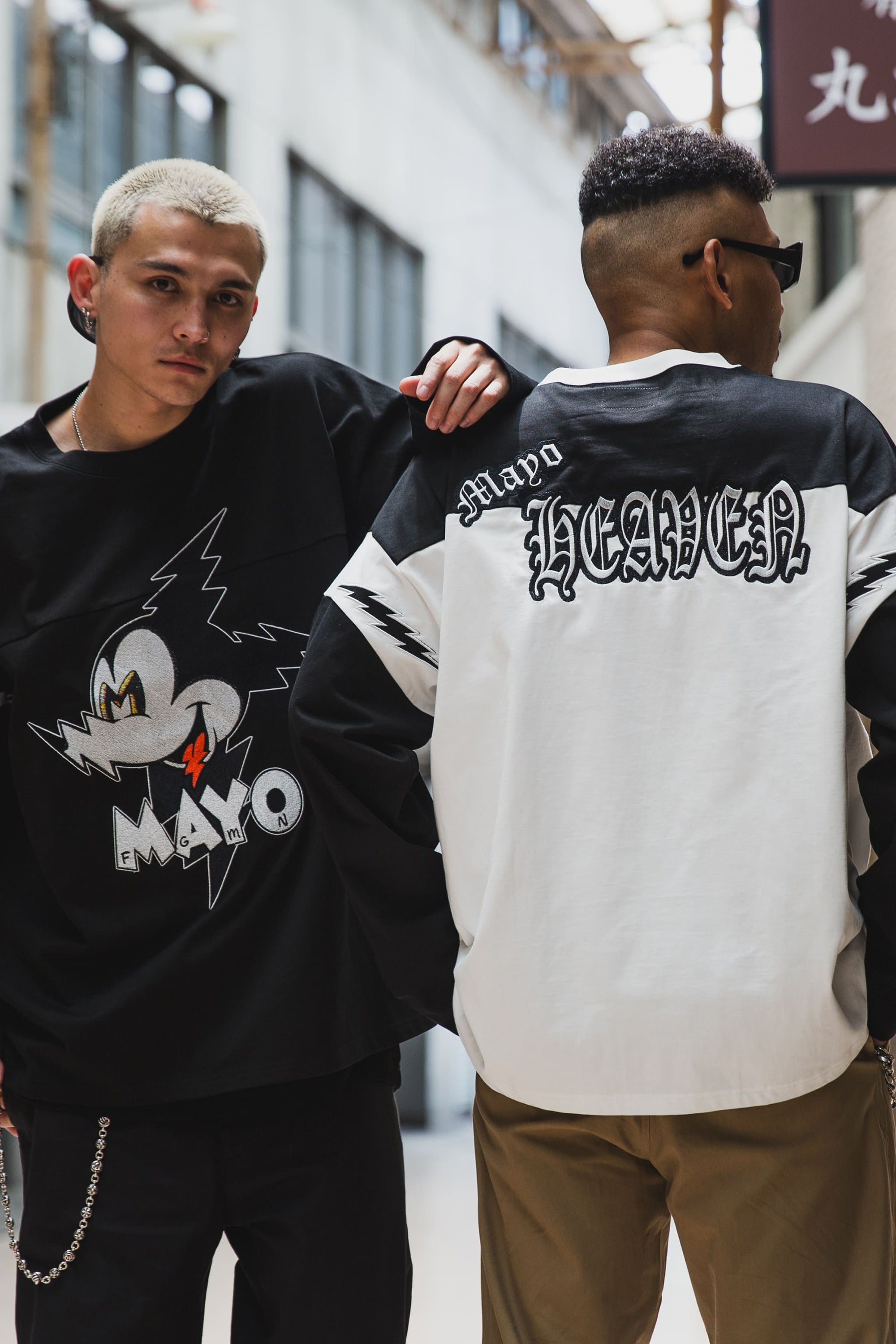 ELECTRICAL MOUSE EMBROIDERY FOOTBALL LONG SLEEVE TEE