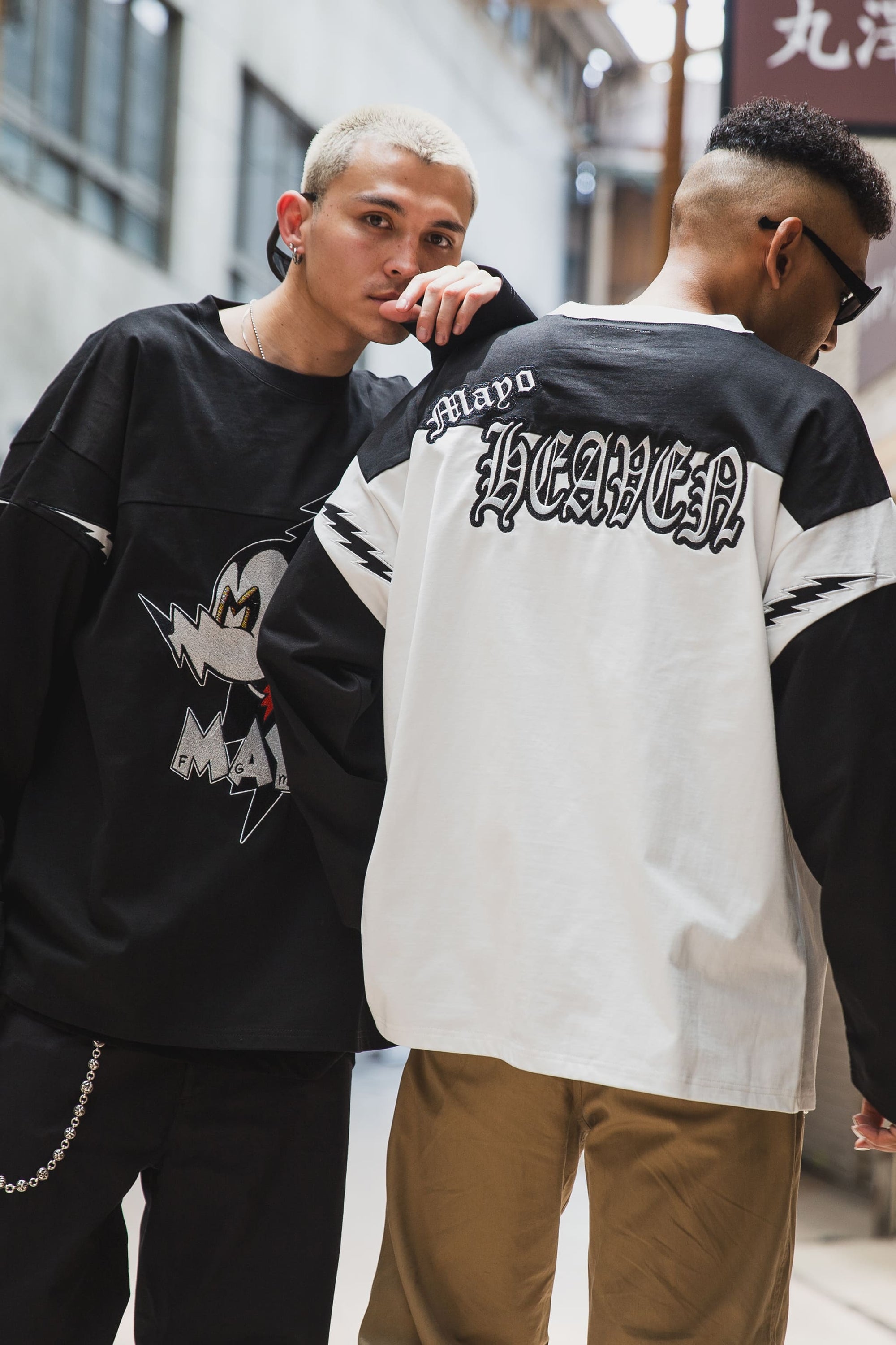 ELECTRICAL MOUSE EMBROIDERY FOOTBALL LONG SLEEVE TEE