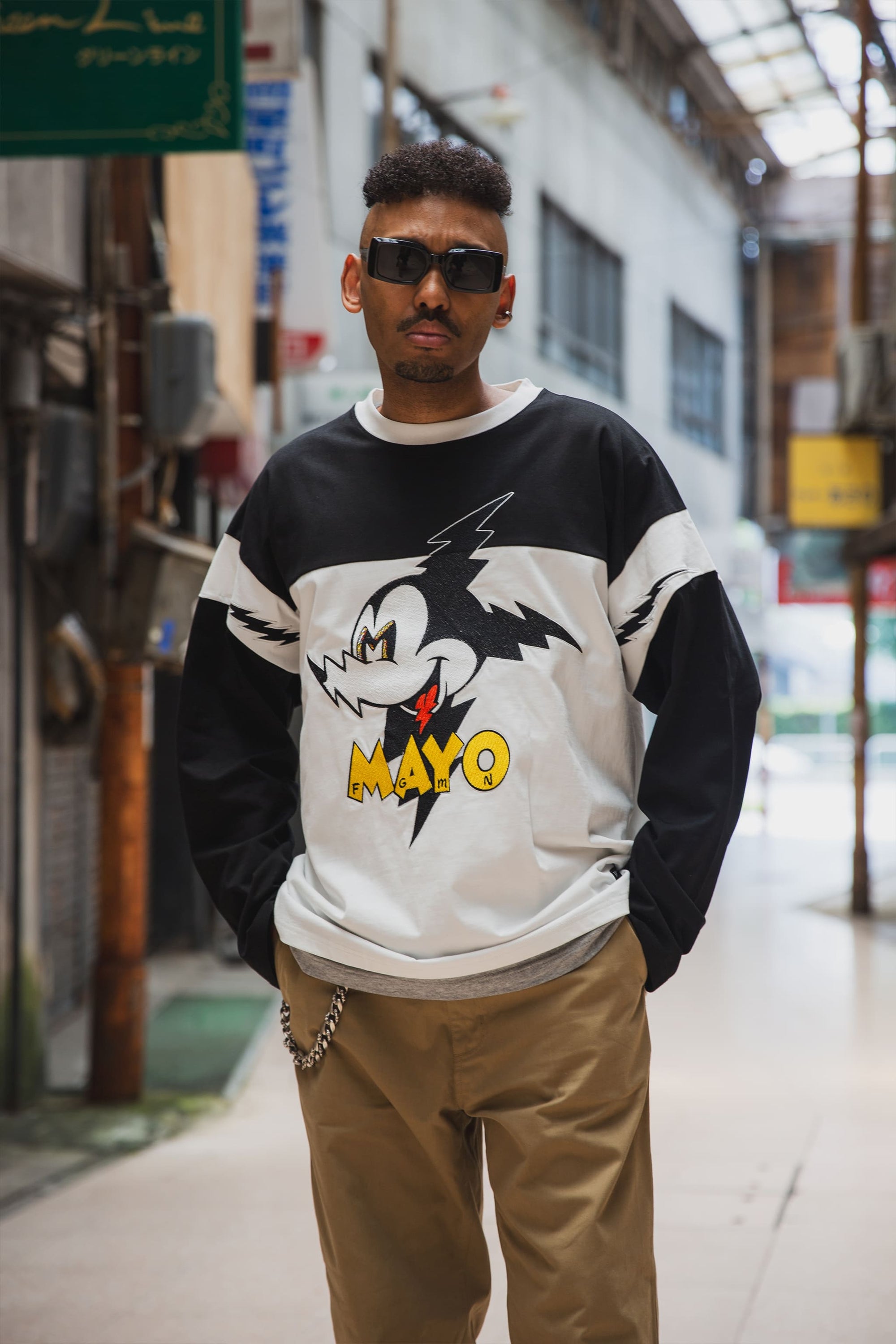 ELECTRICAL MOUSE EMBROIDERY FOOTBALL LONG SLEEVE TEE