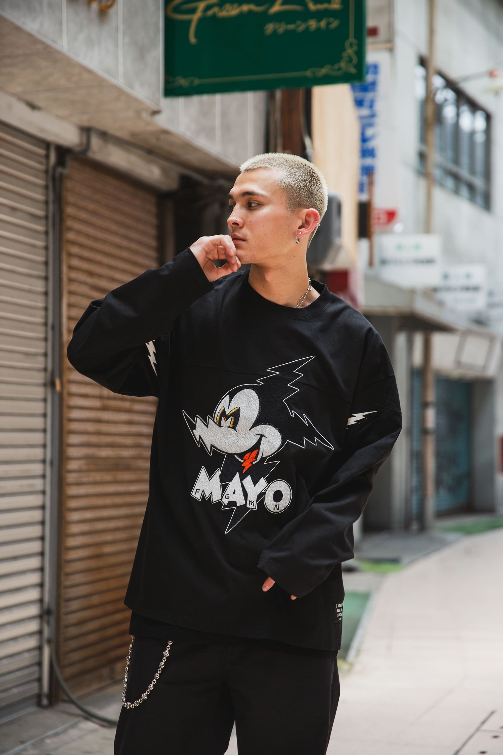 ELECTRICAL MOUSE EMBROIDERY FOOTBALL LONG SLEEVE TEE