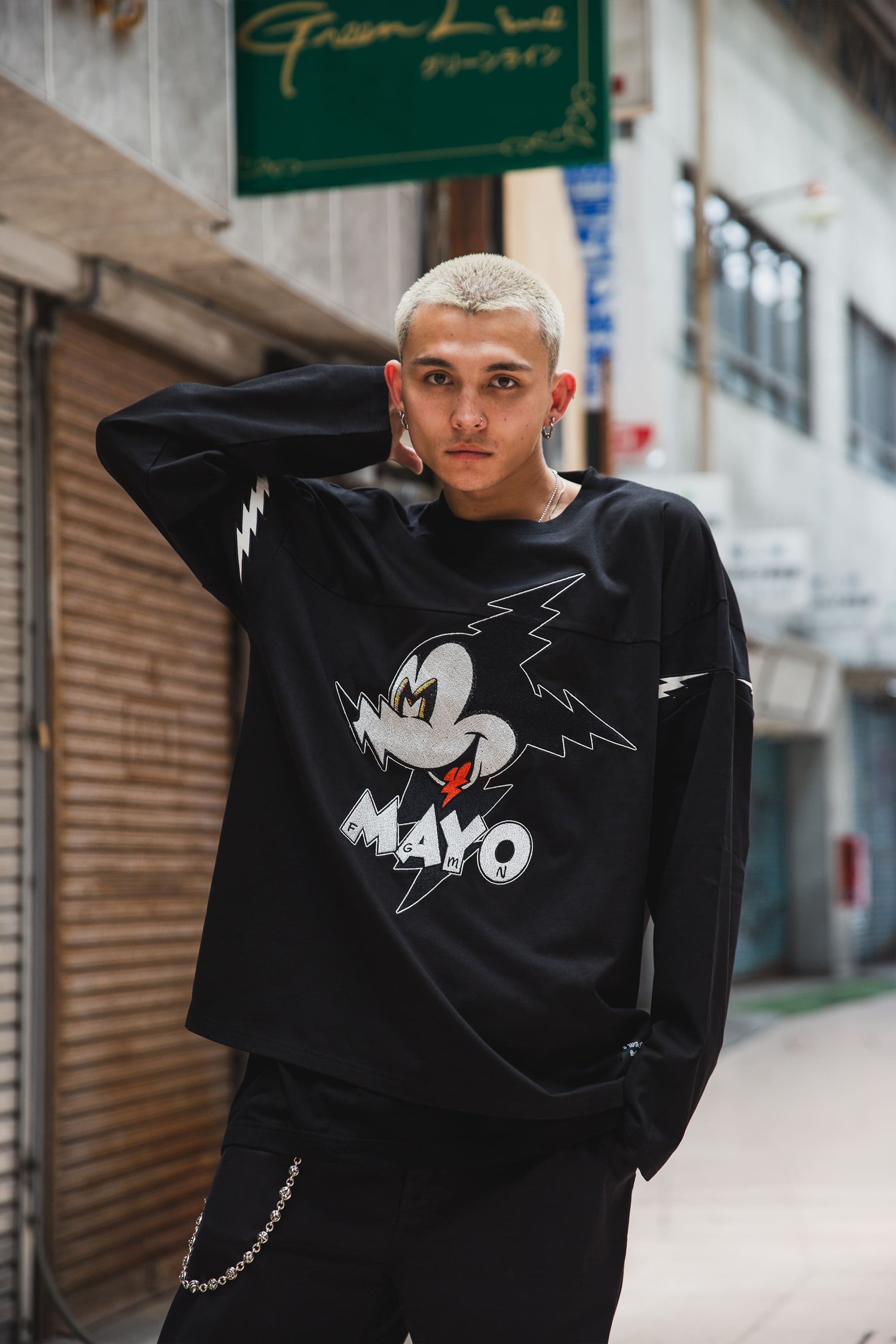 ELECTRICAL MOUSE EMBROIDERY FOOTBALL LONG SLEEVE TEE