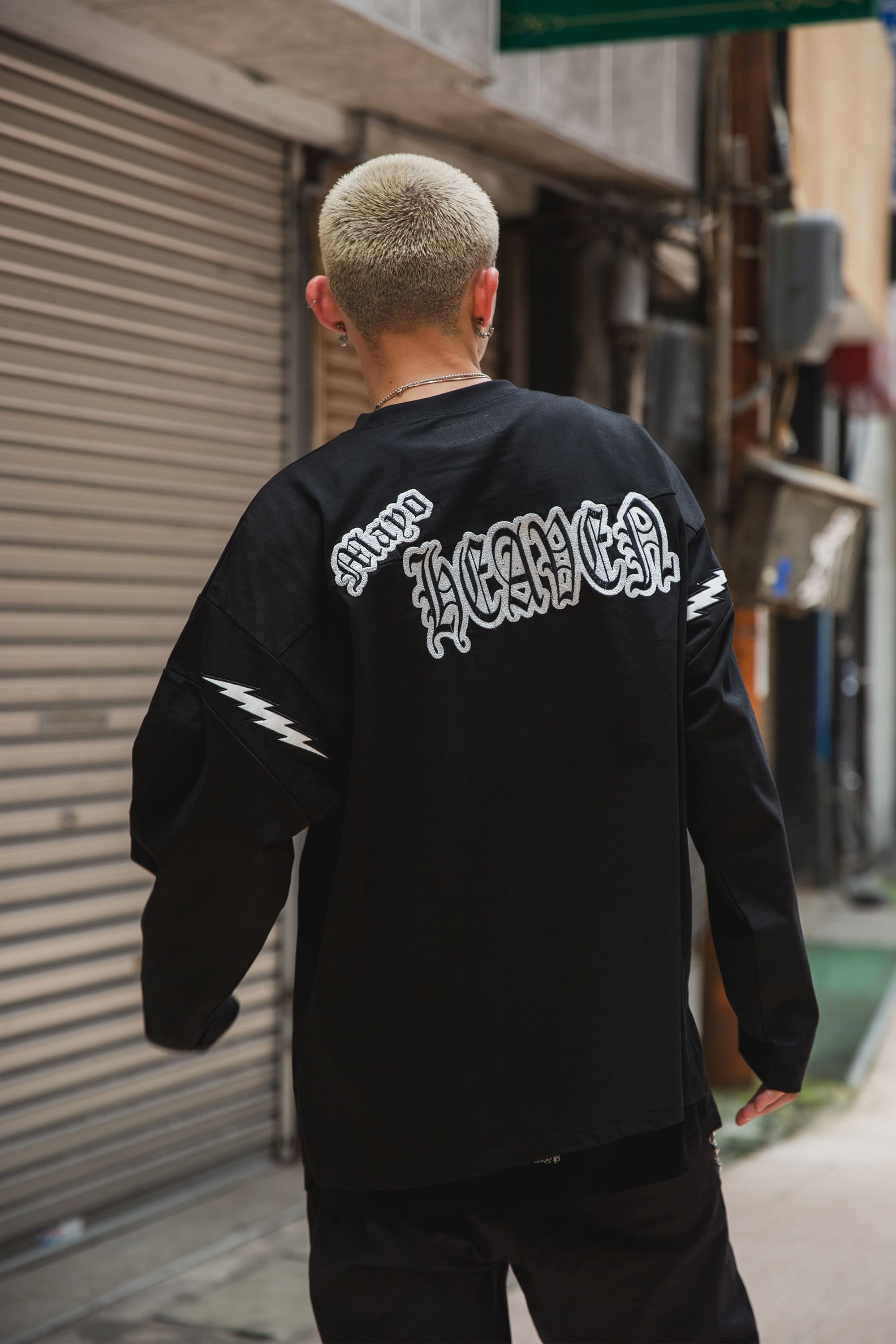 ELECTRICAL MOUSE EMBROIDERY FOOTBALL LONG SLEEVE TEE