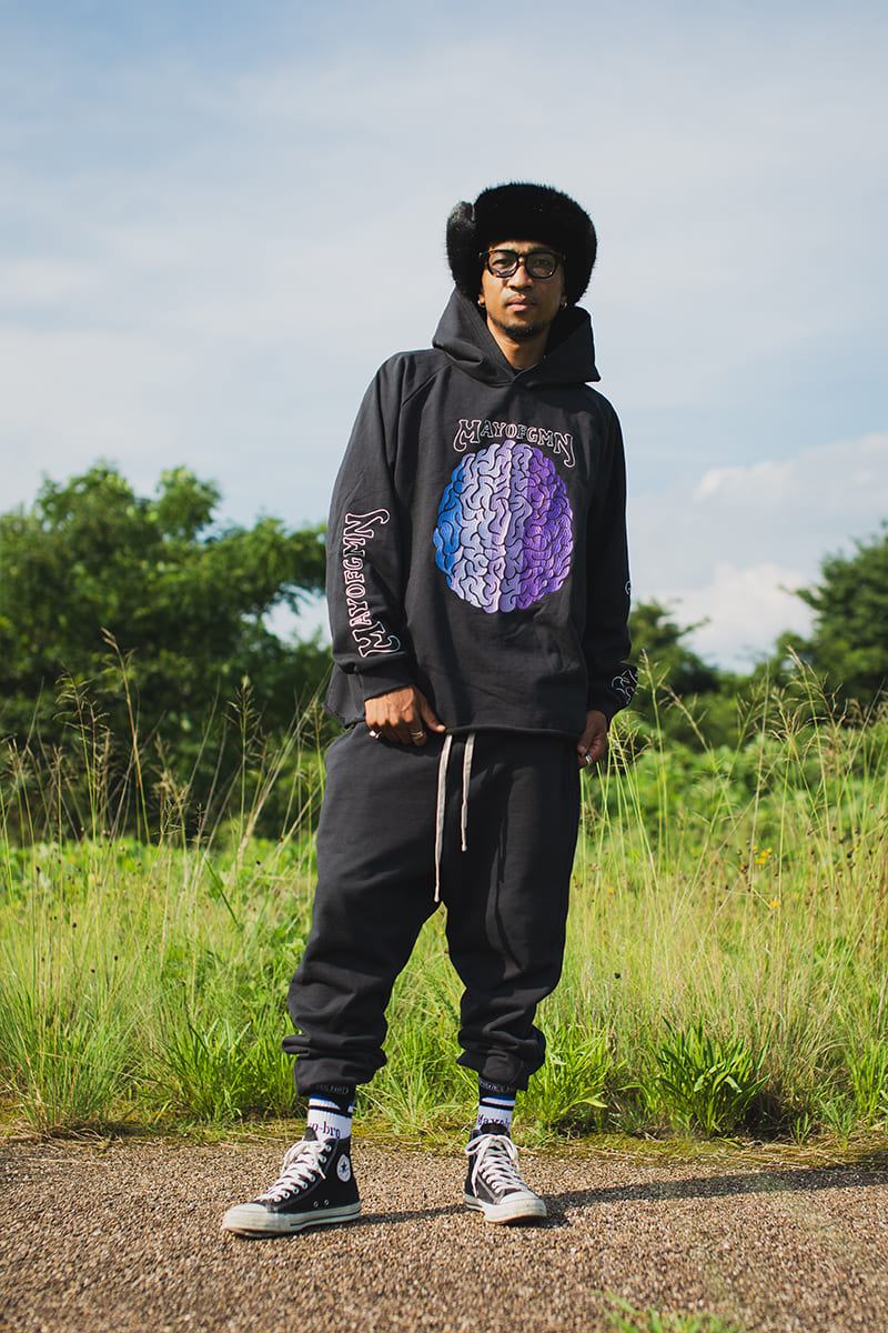 BRAINWASHING EMBROIDERY HOODIE - BLACK