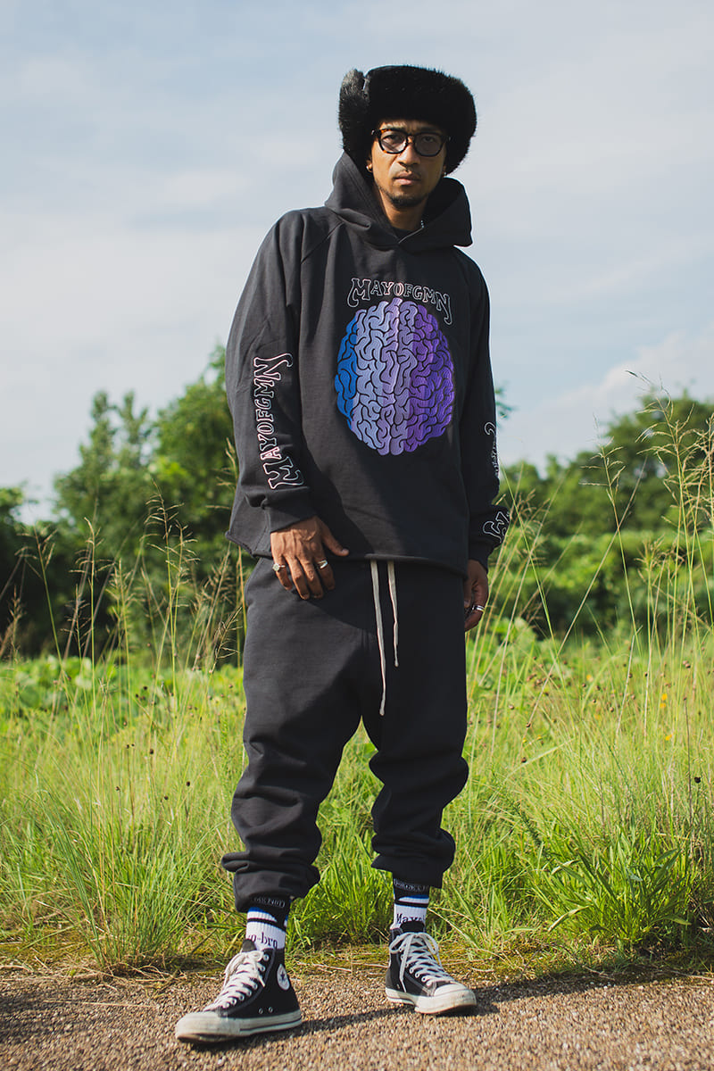 BRAINWASHING EMBROIDERY HOODIE - BLACK