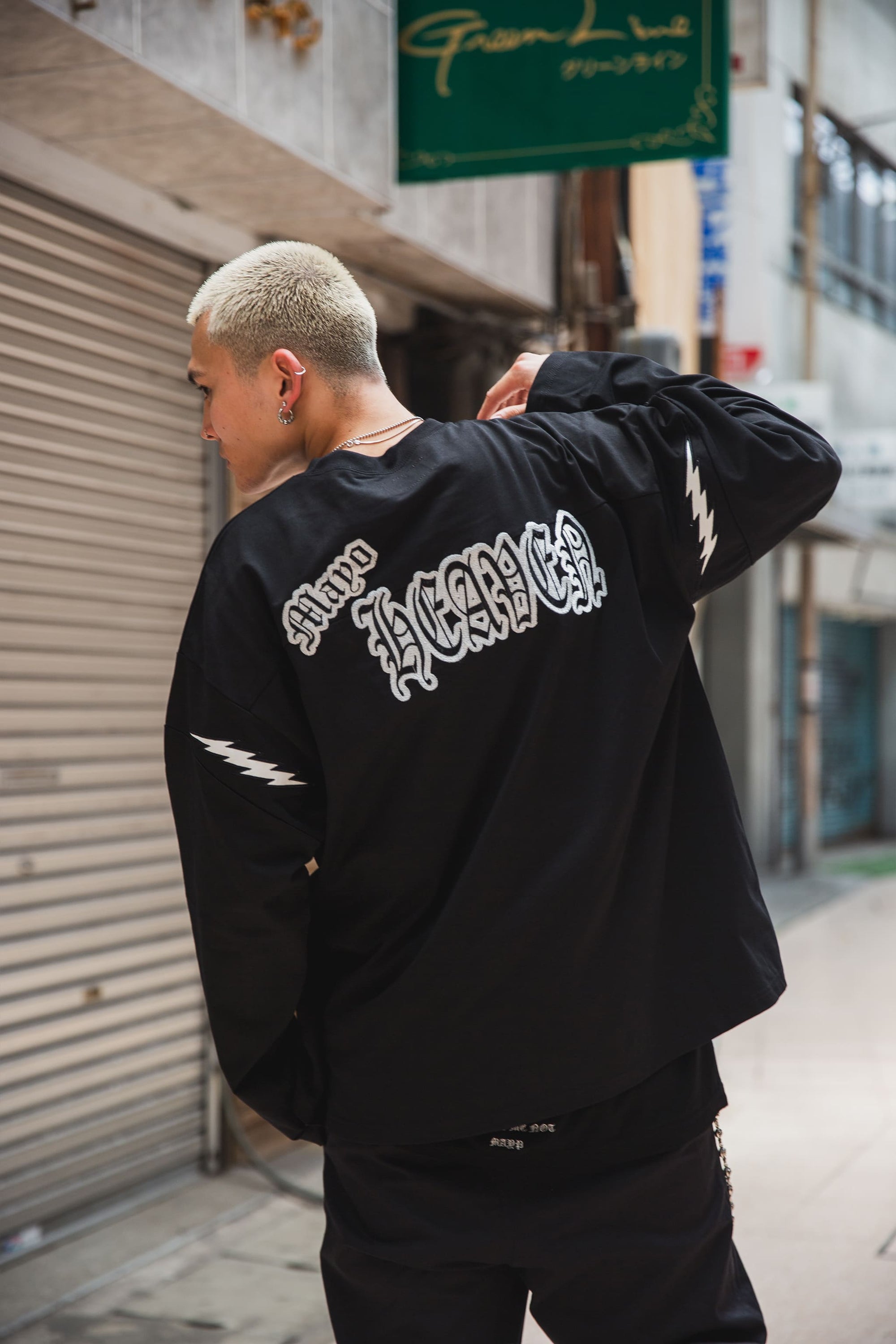 ELECTRICAL MOUSE EMBROIDERY FOOTBALL LONG SLEEVE TEE