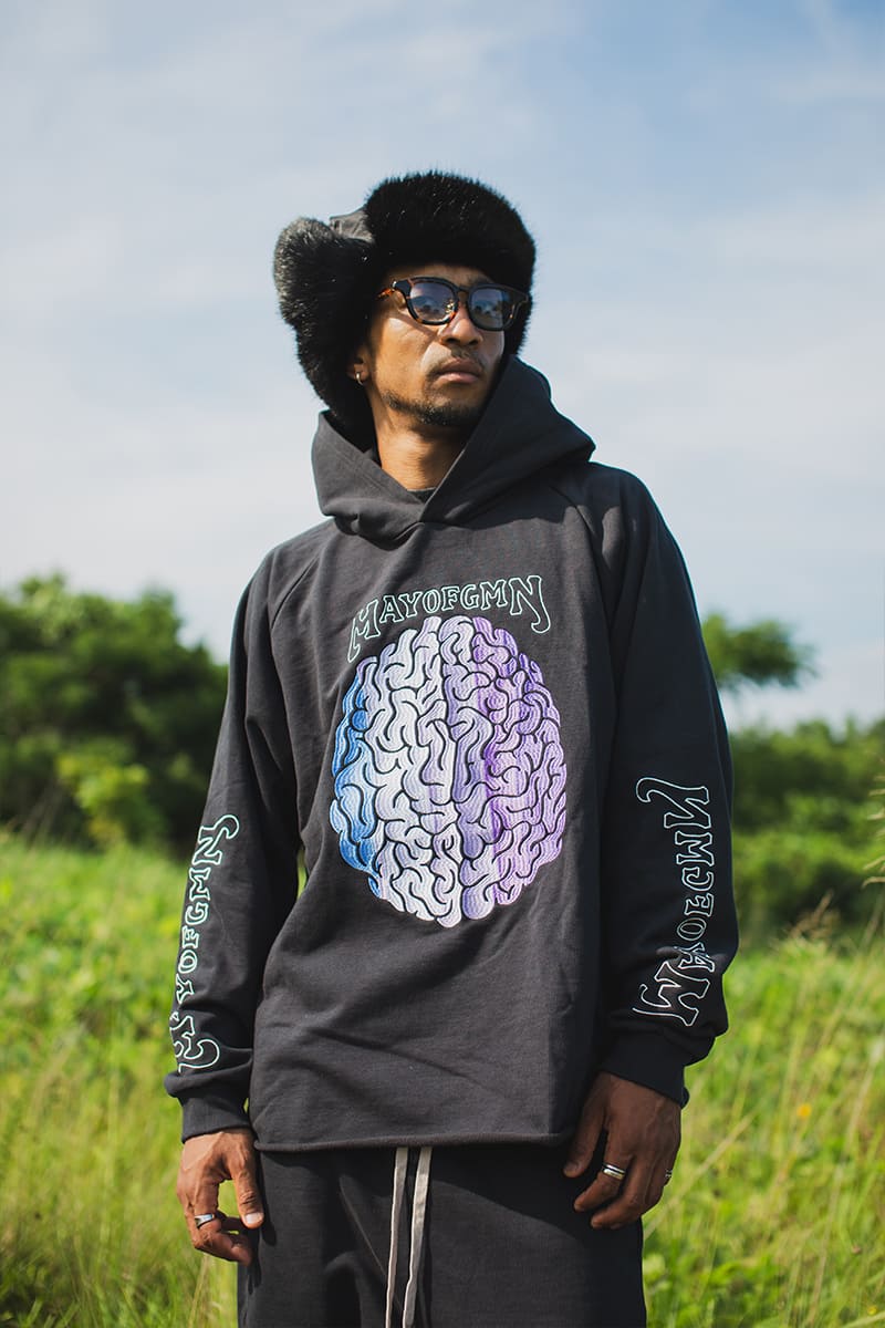 BRAINWASHING EMBROIDERY HOODIE - BLACK