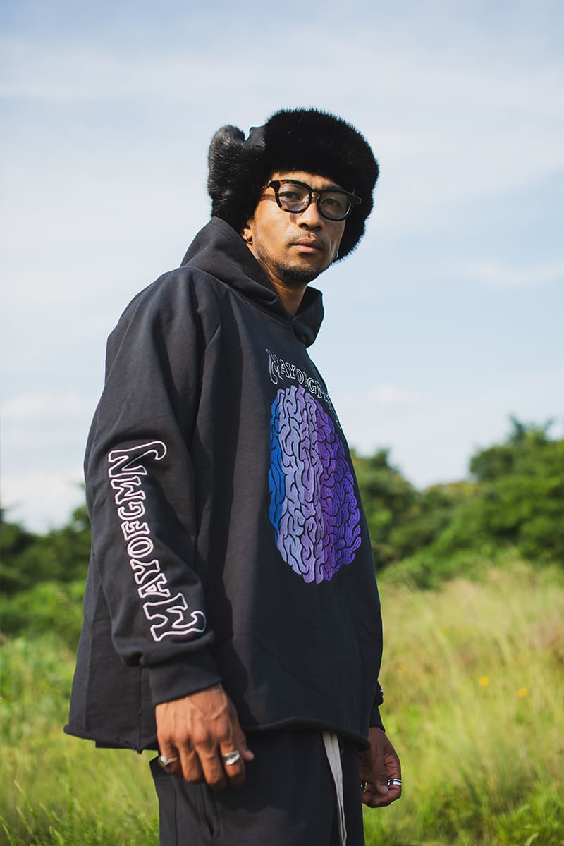 BRAINWASHING EMBROIDERY HOODIE - BLACK