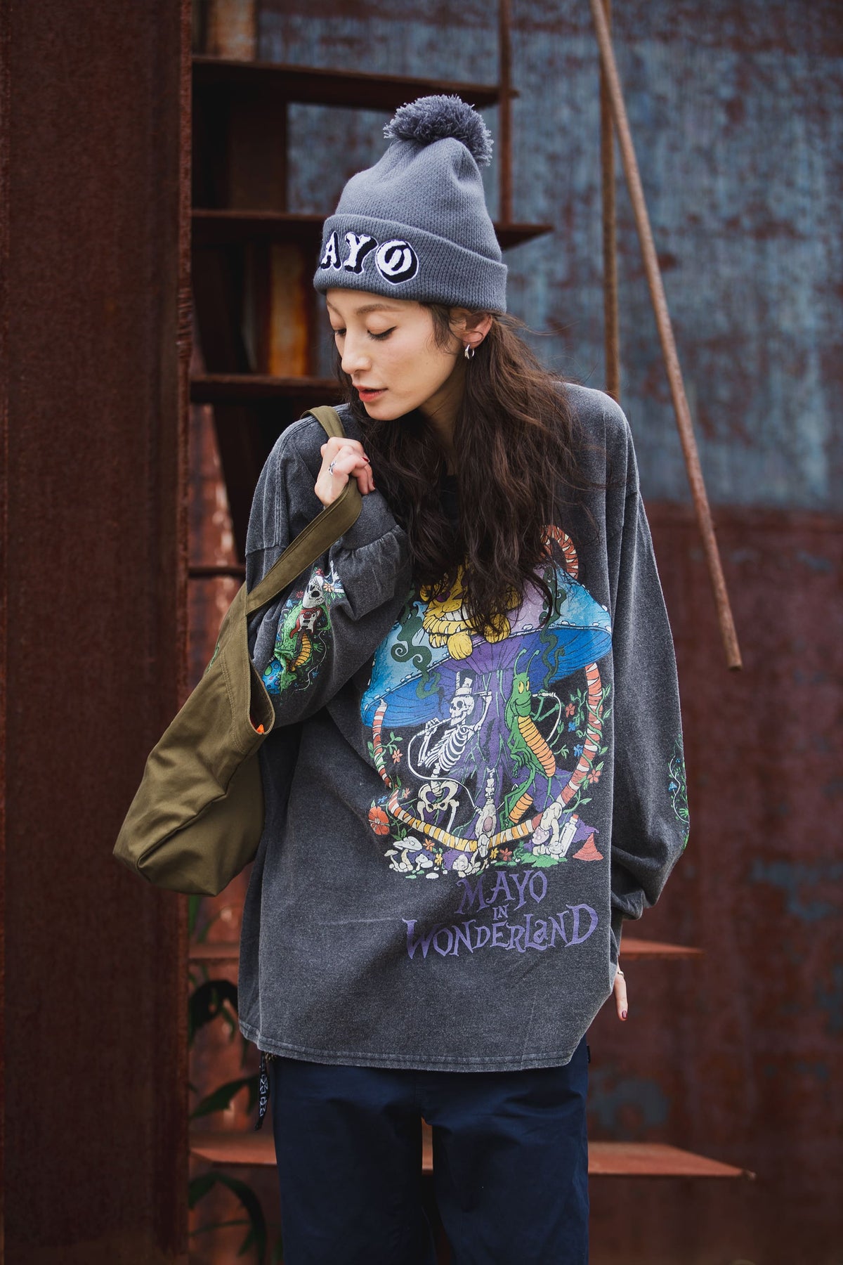 MAYO IN WONDERLAND PRINT LONG SLEEVE TEE