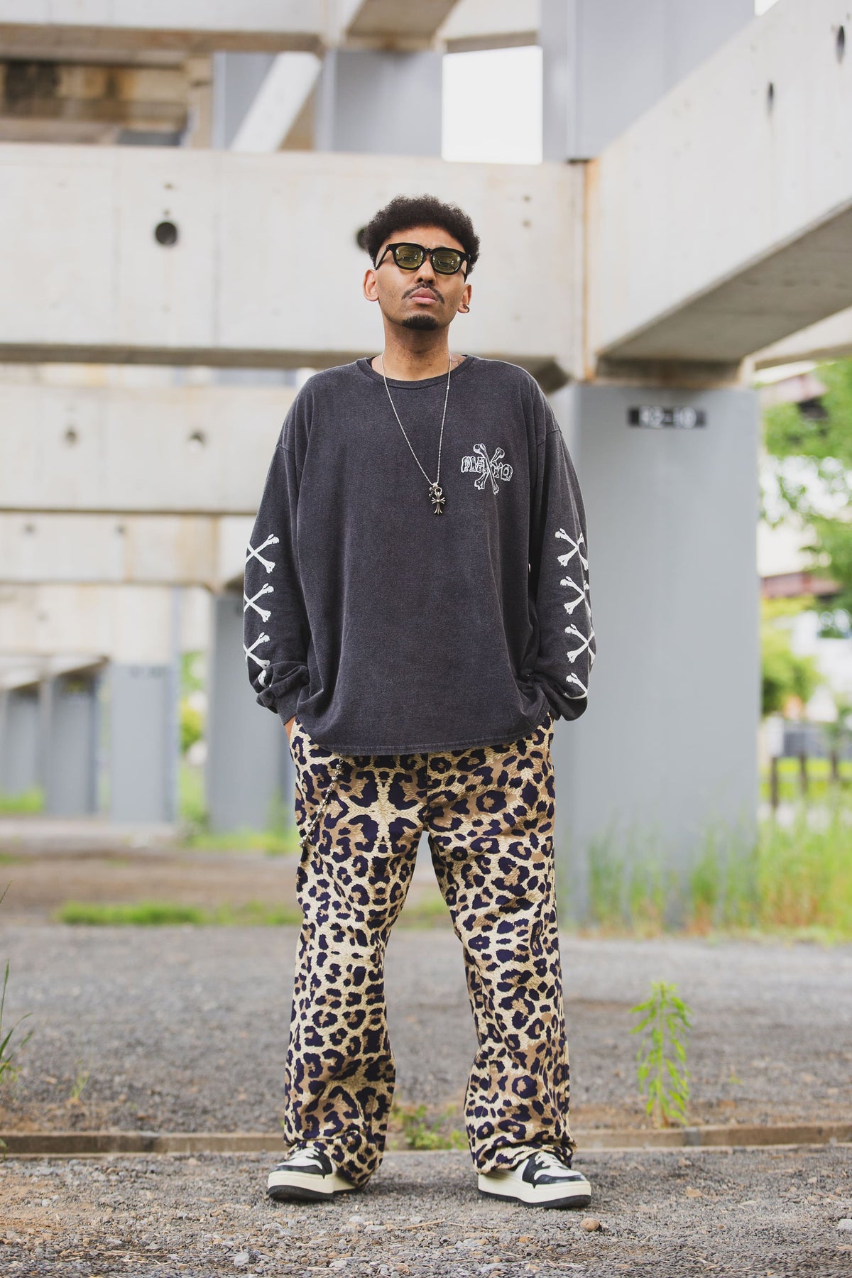 CROSS BORN SNAKE PRINT LONG SLEEVE TEE