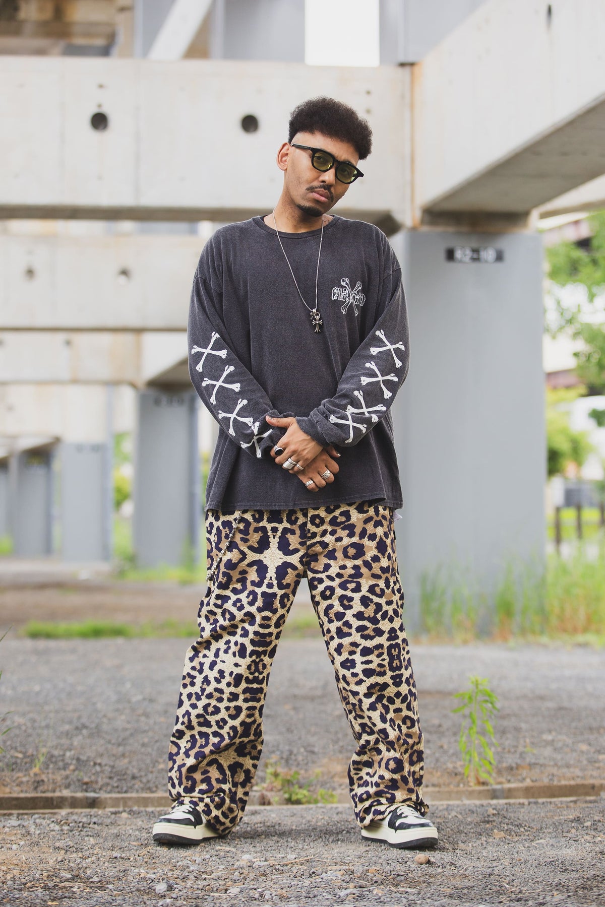 CROSS BORN SNAKE PRINT LONG SLEEVE TEE