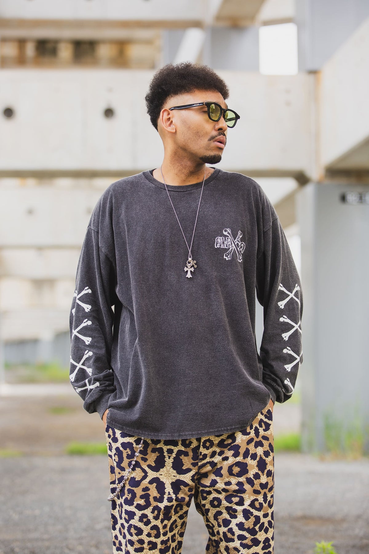 CROSS BORN SNAKE PRINT LONG SLEEVE TEE