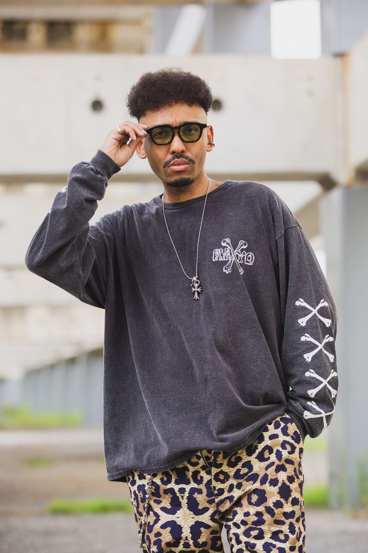 CROSS BORN SNAKE PRINT LONG SLEEVE TEE